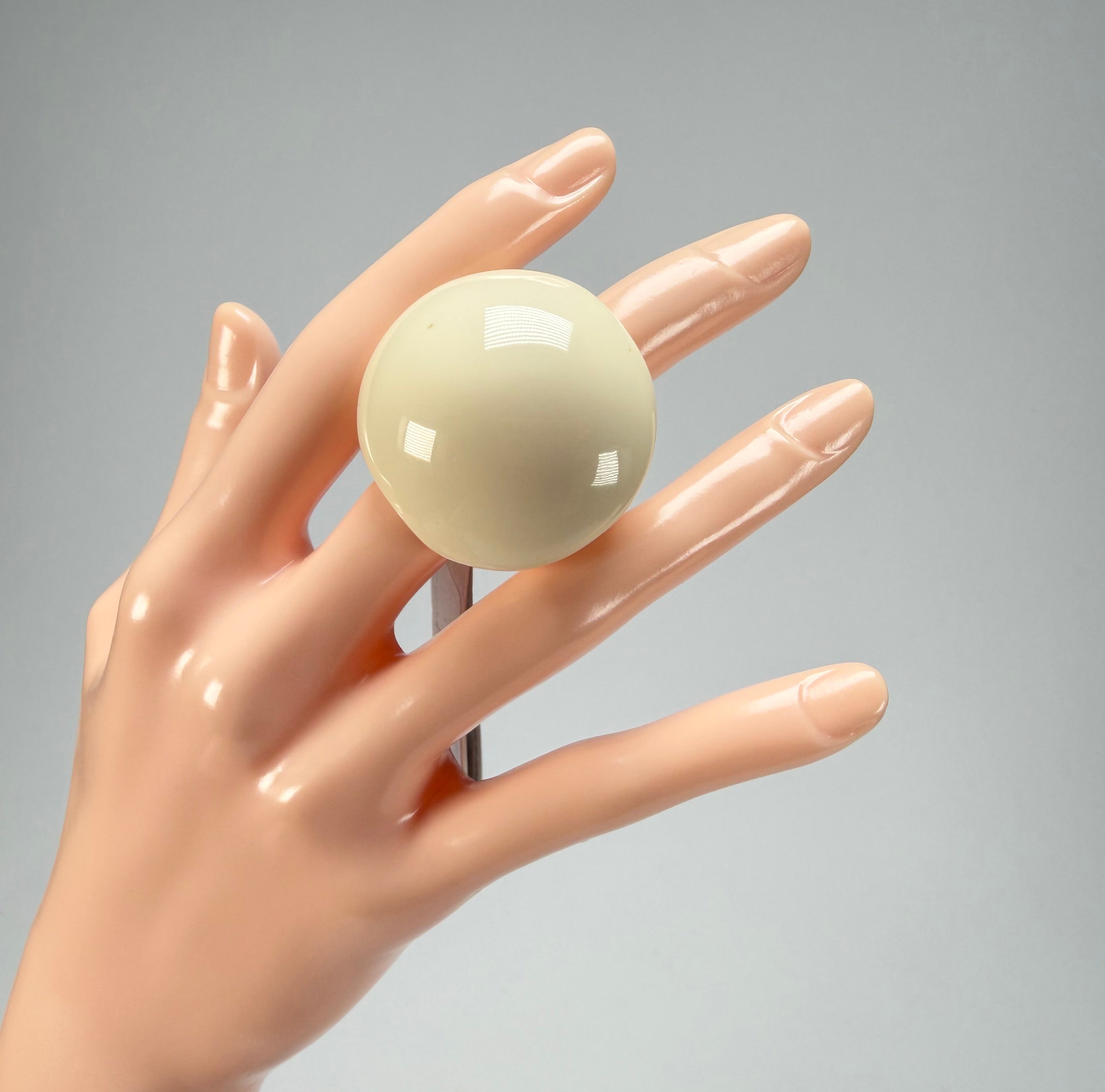 Sobral - Mix 2023 "Sintonia" Marfim Cream Resin Ring ( 003598 ) - Size UK P / US 7.5