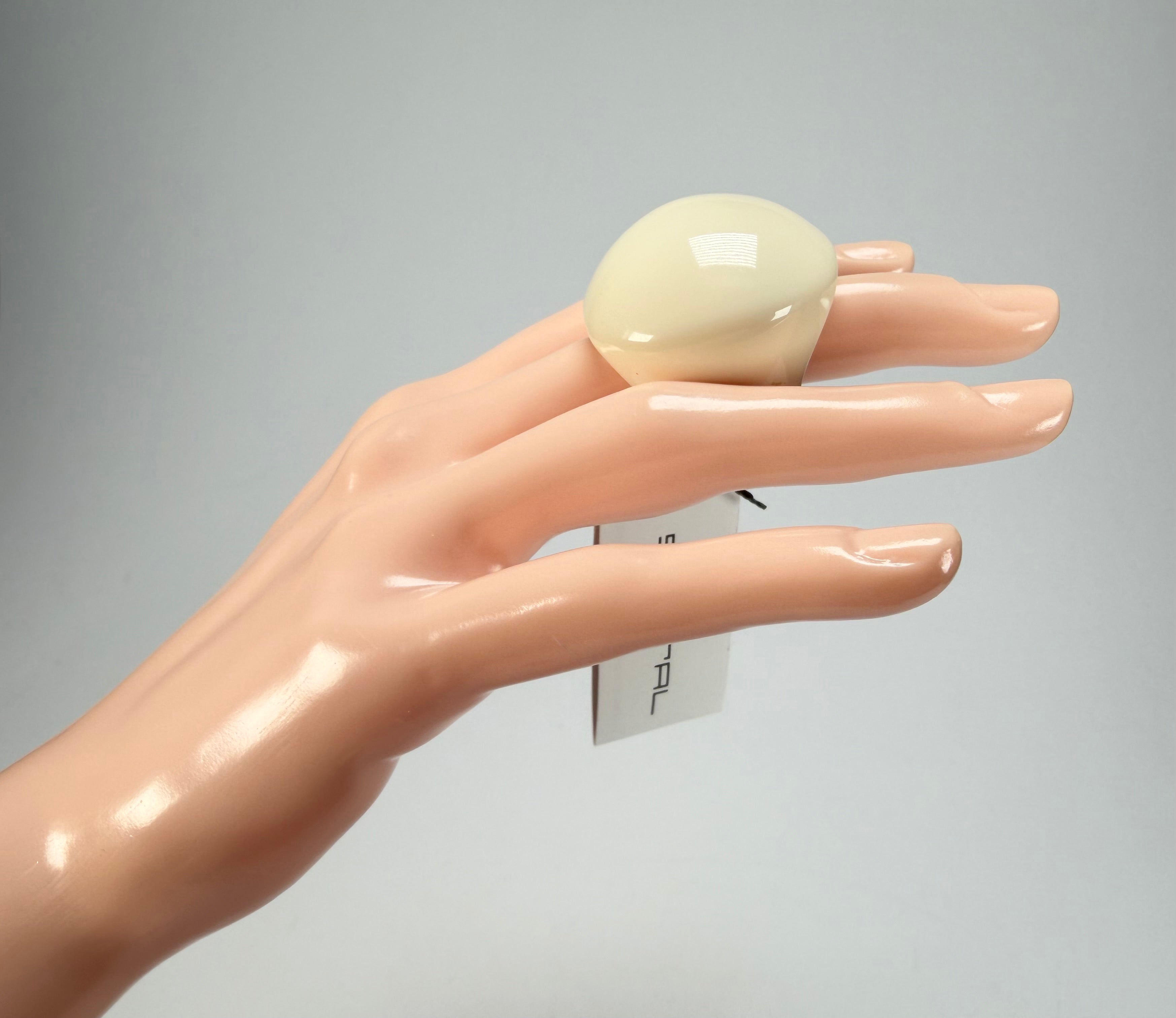 Sobral - Mix 2023 "Sintonia" Marfim Cream Resin Ring ( 003598 ) - Size UK P / US 7.5