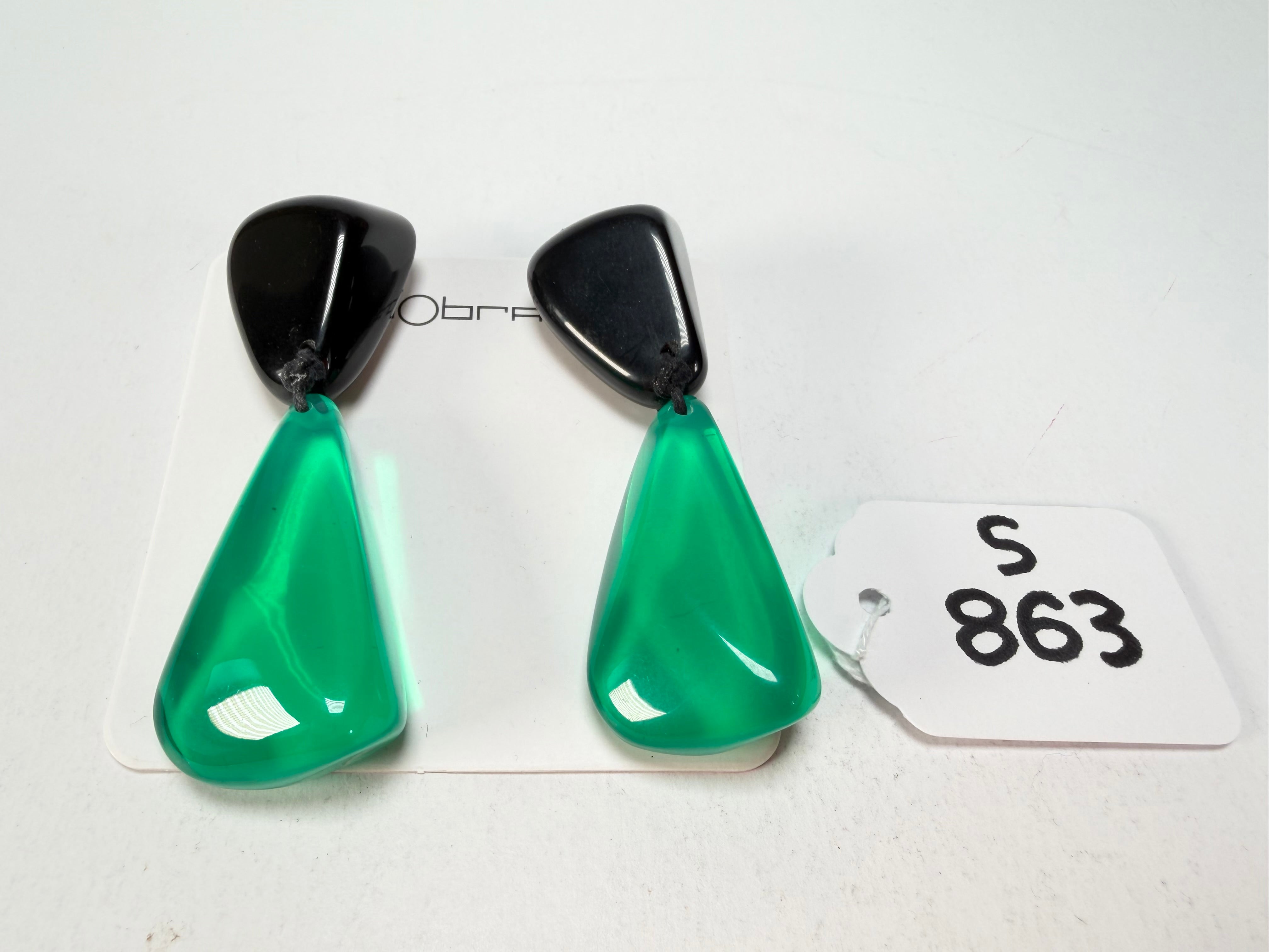 Sobral - Mix 2023 "Cusco" Black & Green Cristal Resin Clip On Earrings ( 001417 )