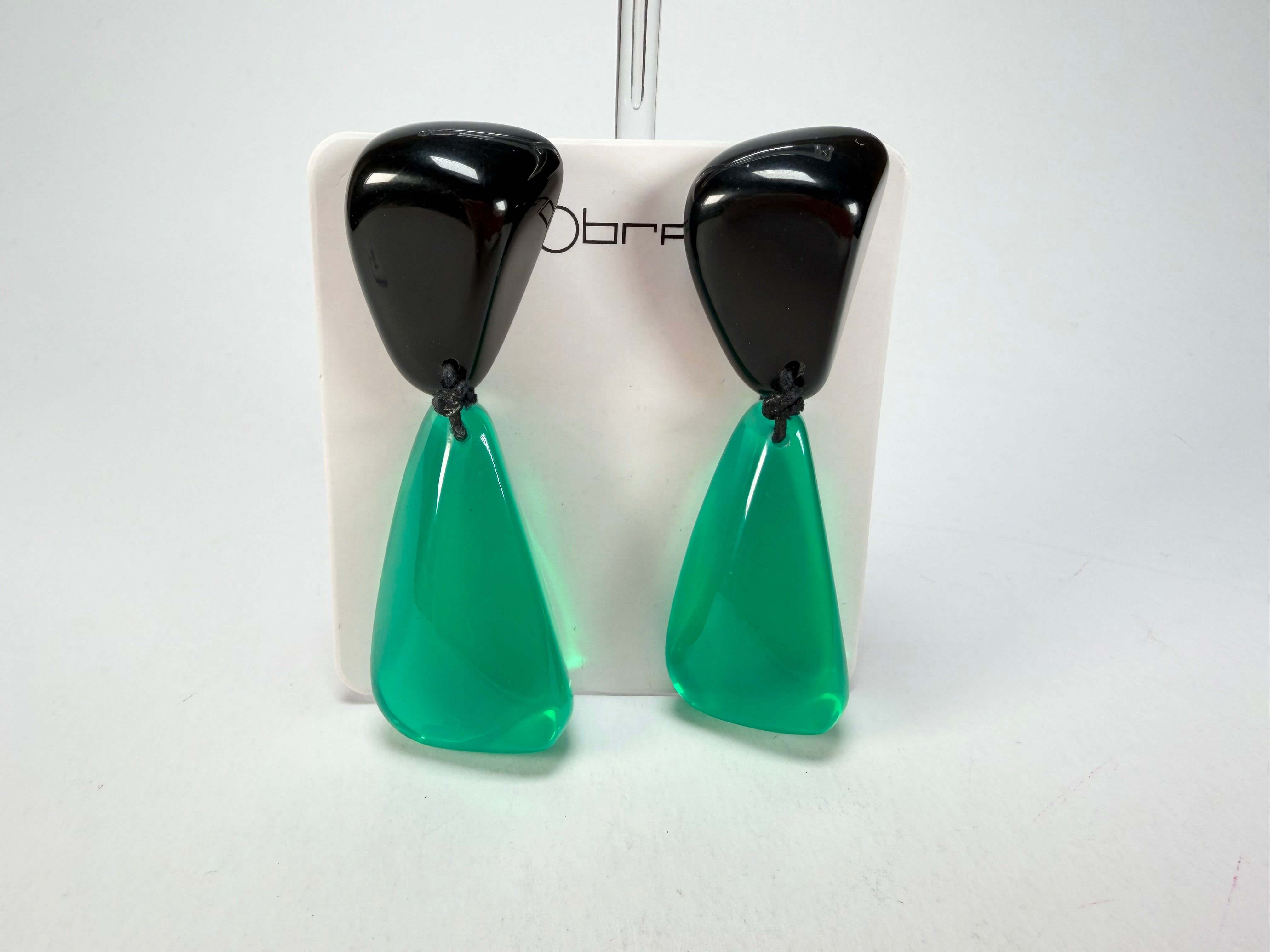 Sobral - Mix 2023 "Cusco" Black & Green Cristal Resin Clip On Earrings ( 001417 )