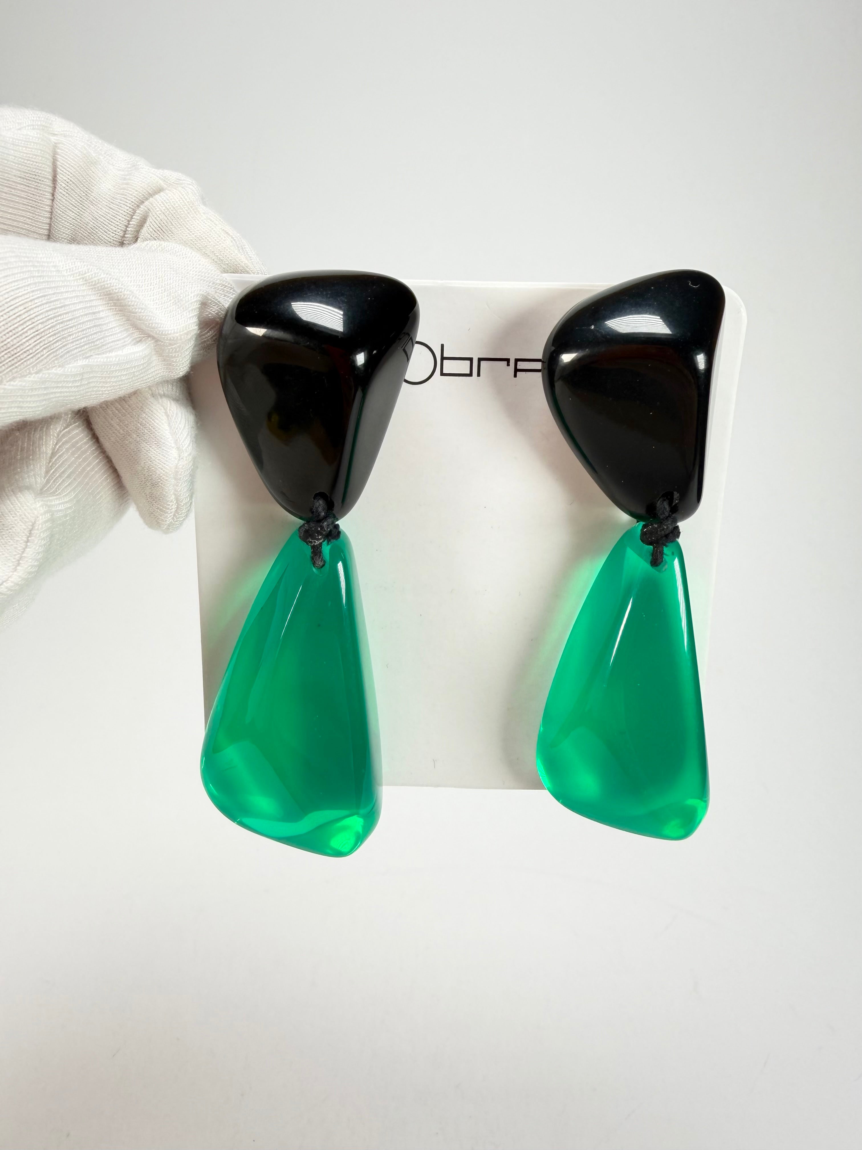 Sobral - Mix 2023 "Cusco" Black & Green Cristal Resin Clip On Earrings ( 001417 )