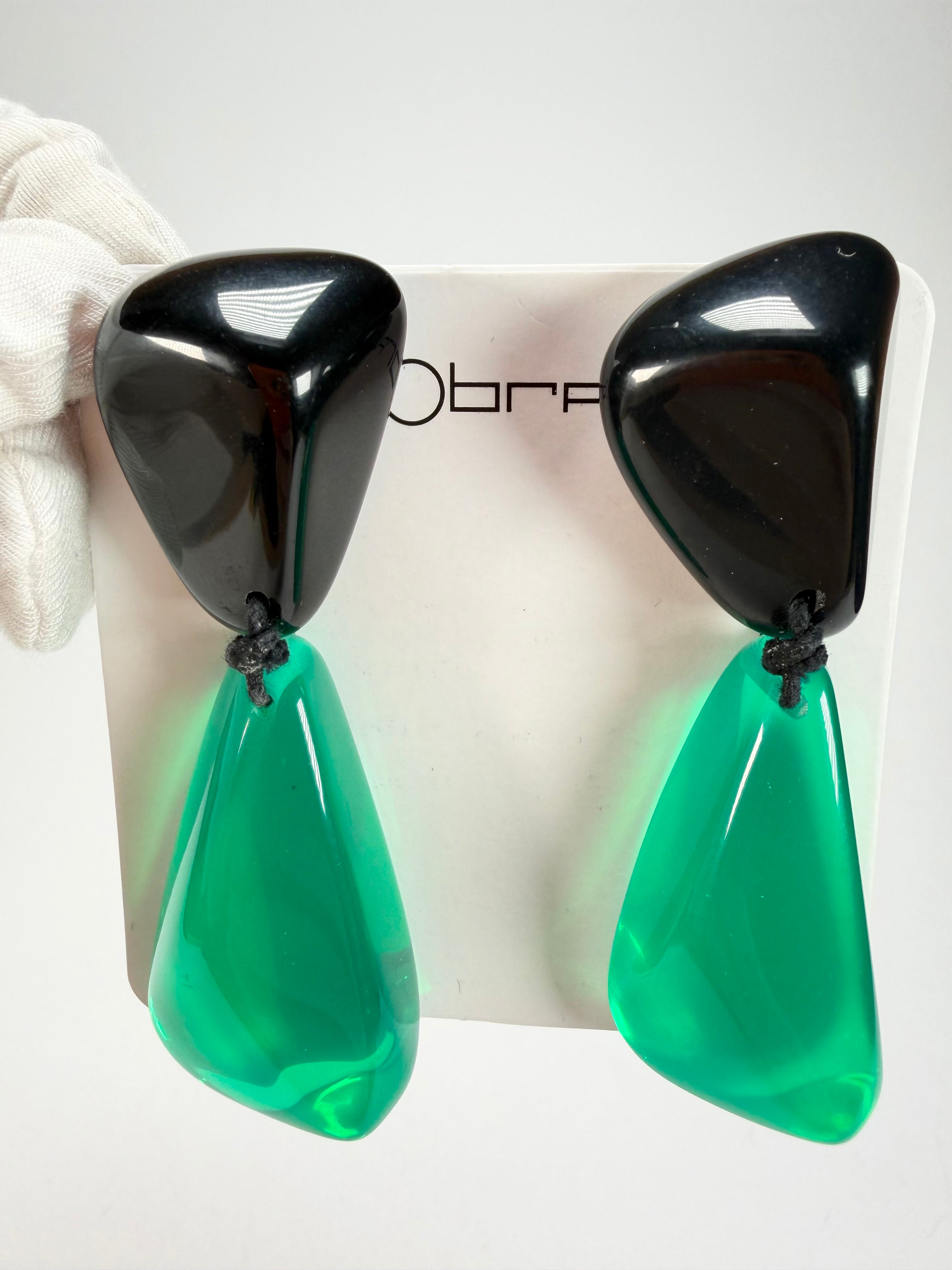 Sobral - Mix 2023 "Cusco" Black & Green Cristal Resin Clip On Earrings ( 001417 )