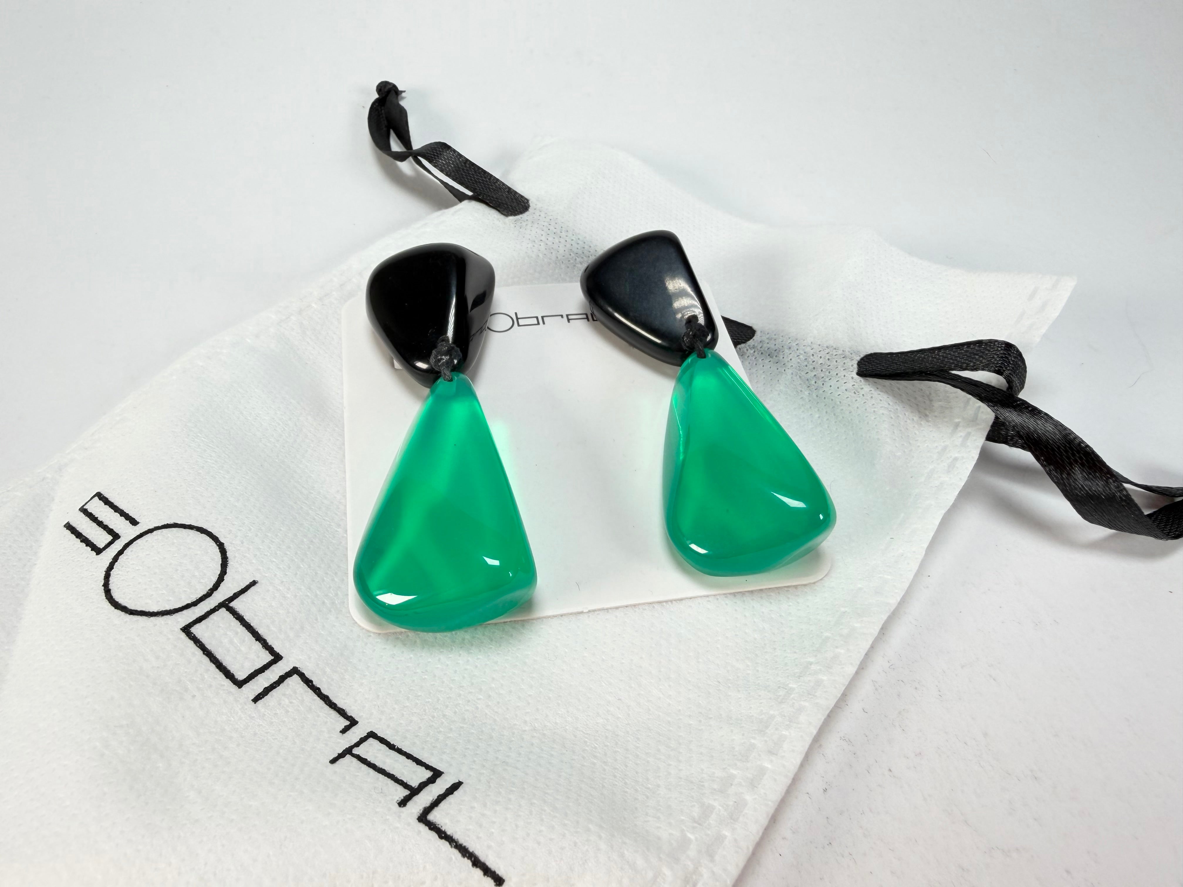 Sobral - Mix 2023 "Cusco" Black & Green Cristal Resin Clip On Earrings ( 001417 )
