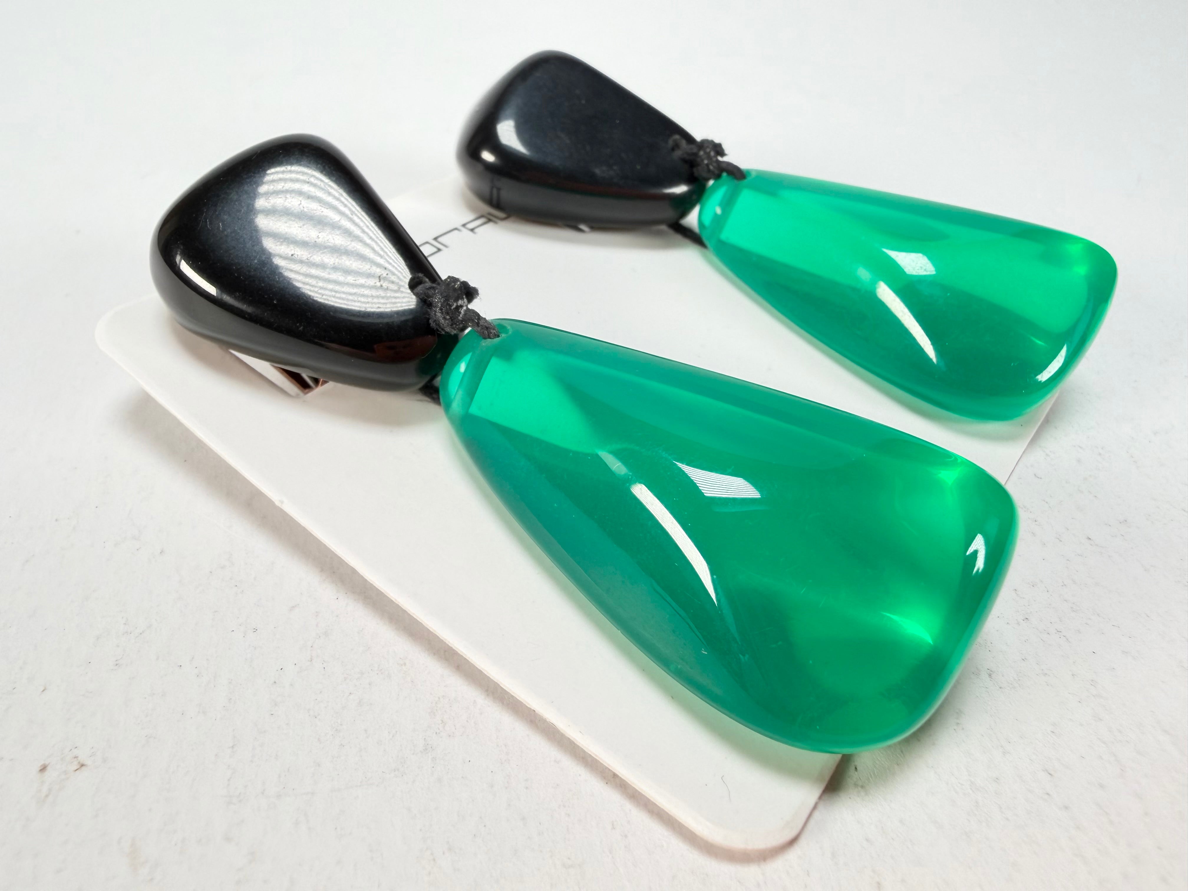 Sobral - Mix 2023 "Cusco" Black & Green Cristal Resin Clip On Earrings ( 001417 )
