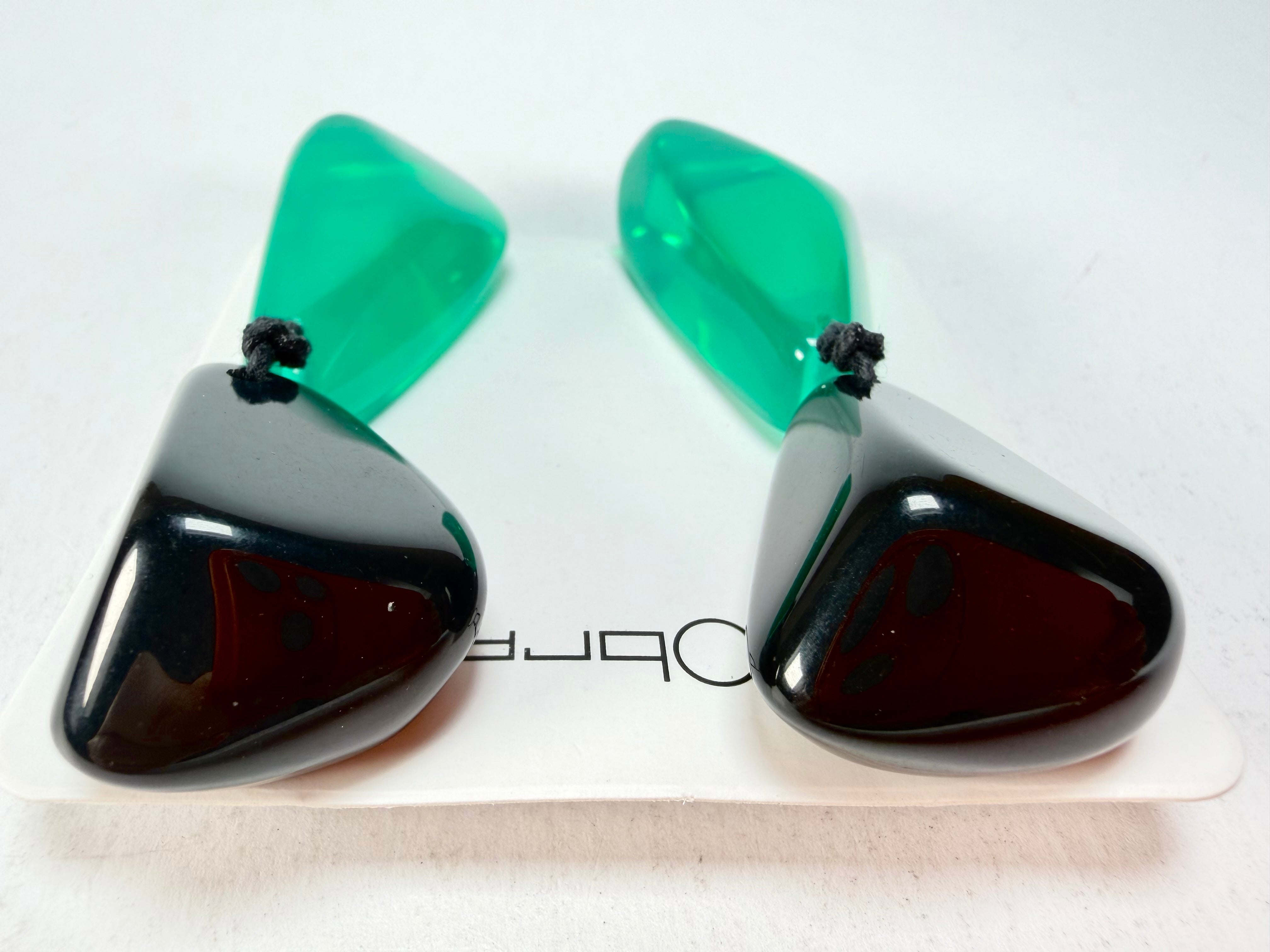 Sobral - Mix 2023 "Cusco" Black & Green Cristal Resin Clip On Earrings ( 001417 )