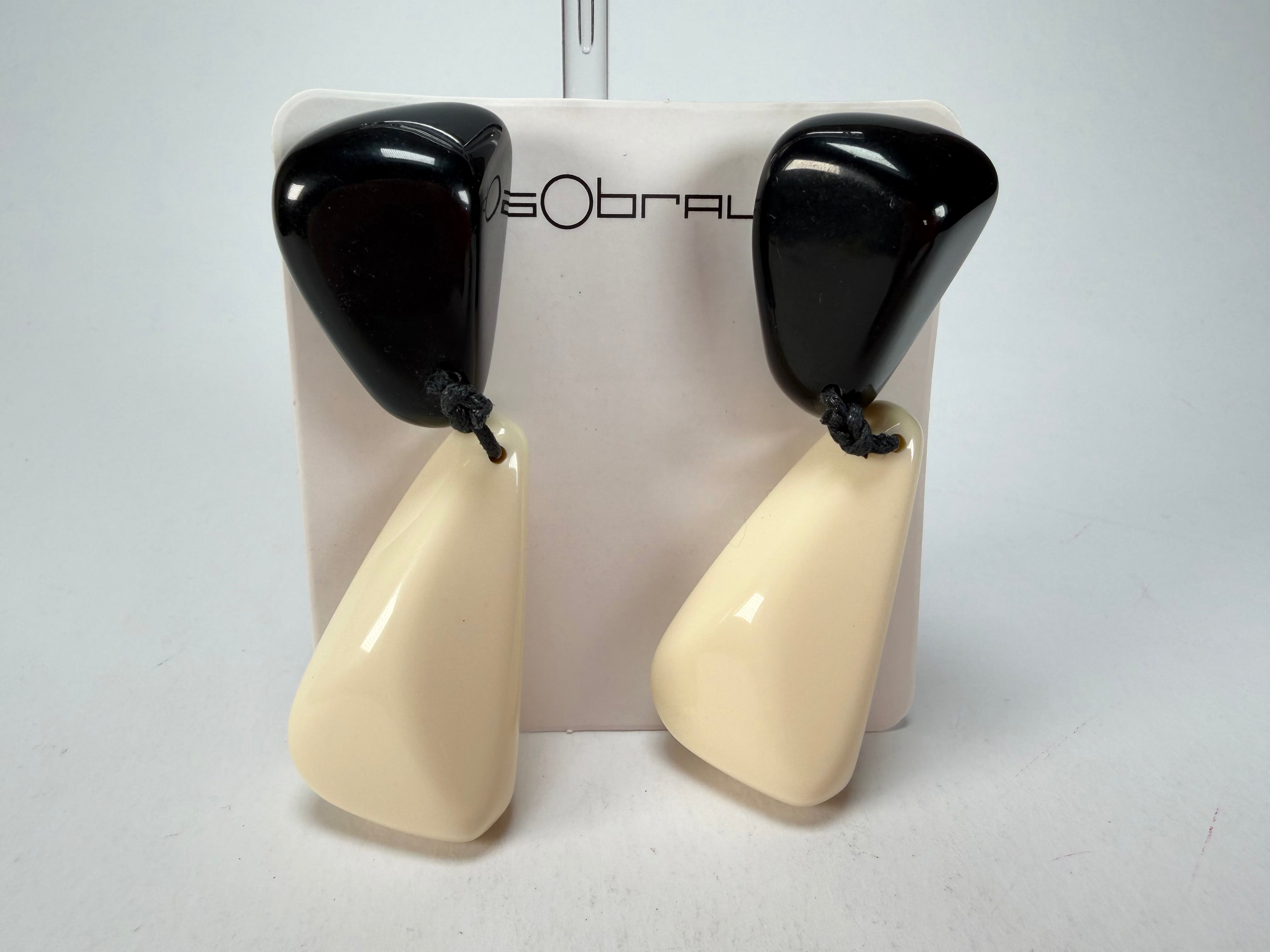 Sobral - Mix 2023 "Cusco" Black & Marfim Cream Resin Clip On Earrings ( 001417 )