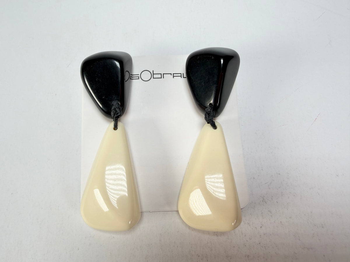 Sobral - Mix 2023 "Cusco" Black & Marfim Cream Resin Clip On Earrings ( 001417 )