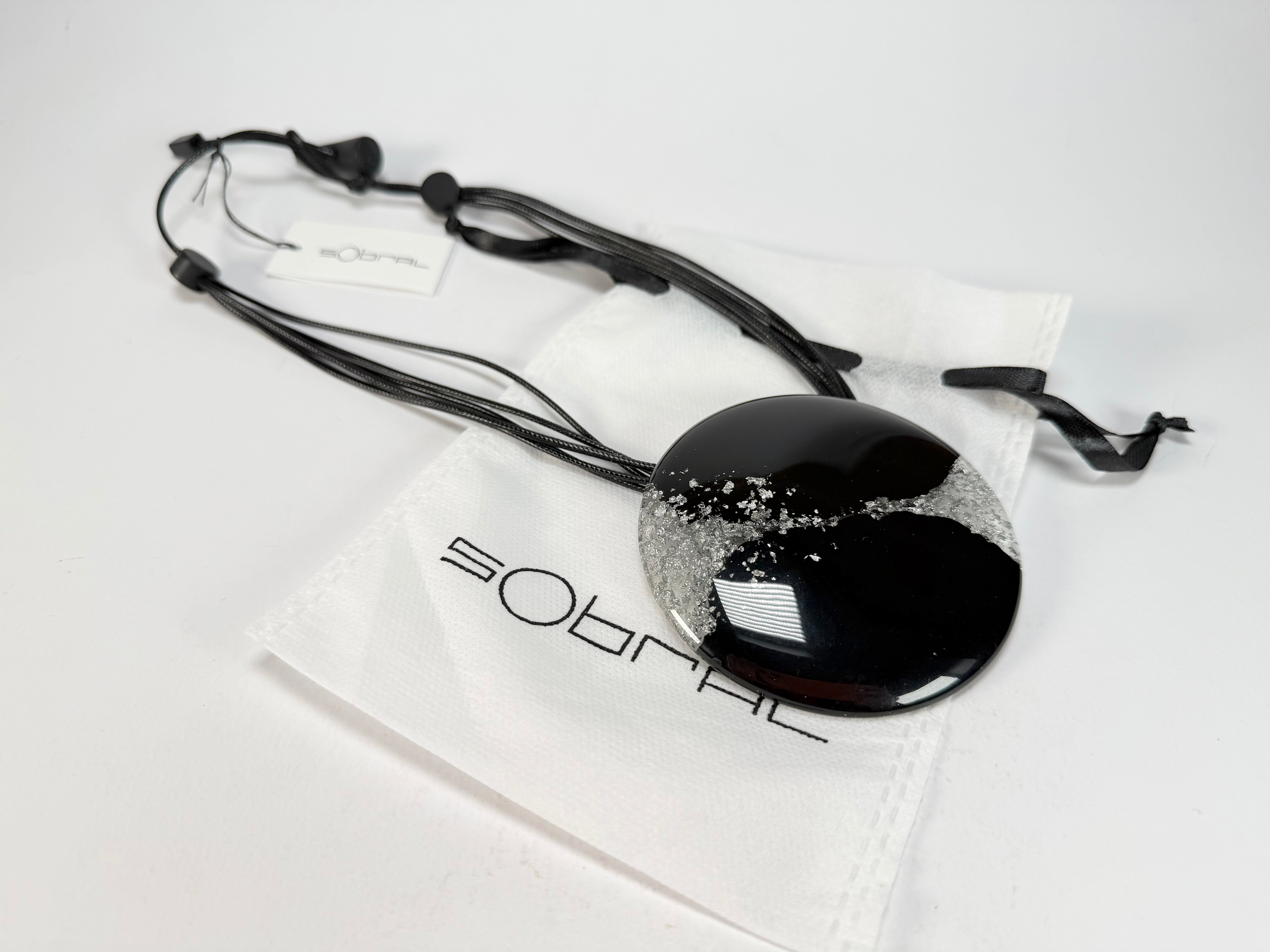 Sobral - Metalique Orlando "Disc" Black & Silver Resin Necklace ( 004096 )