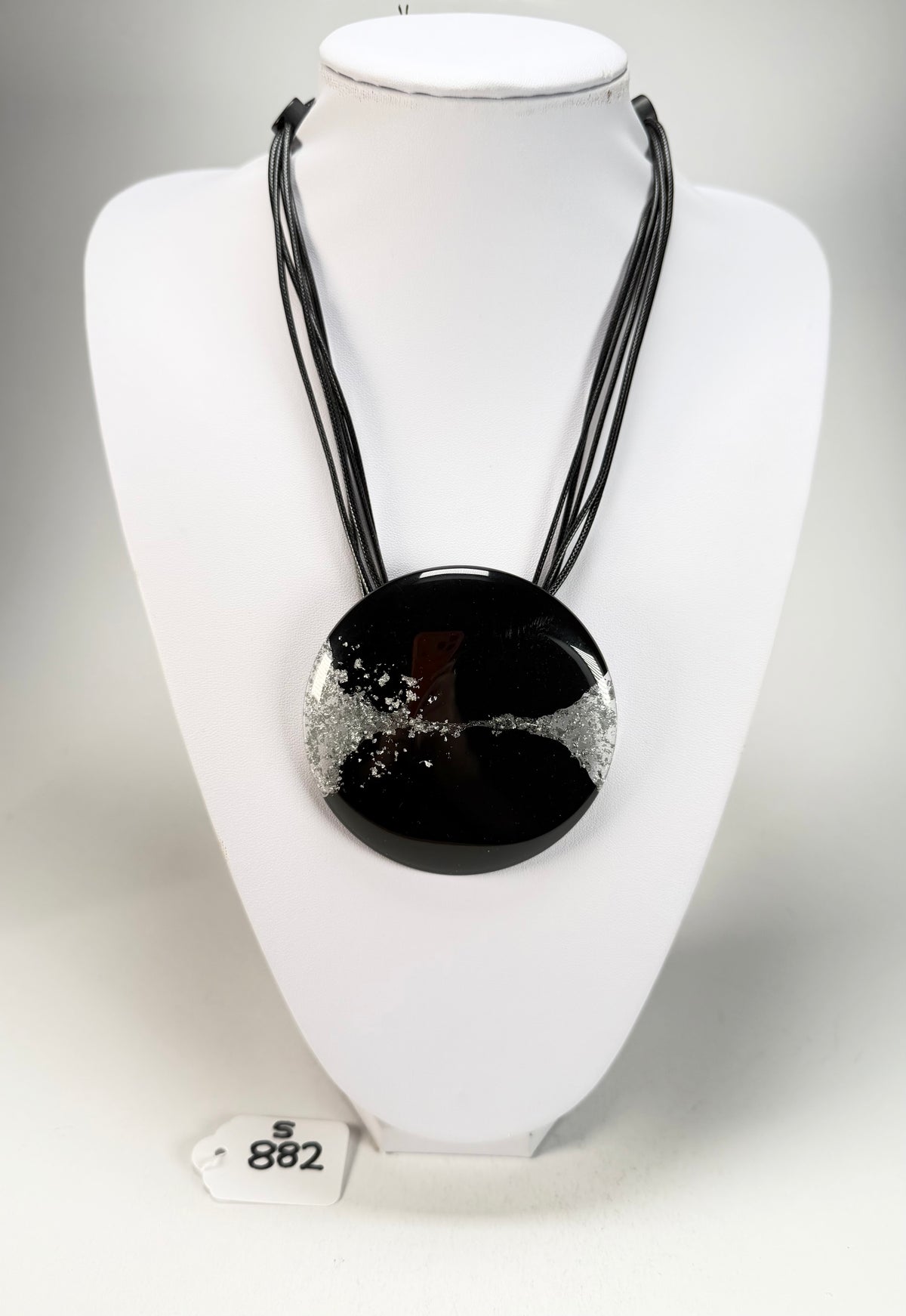 Sobral - Metalique Orlando "Disc" Black & Silver Resin Necklace ( 004096 )