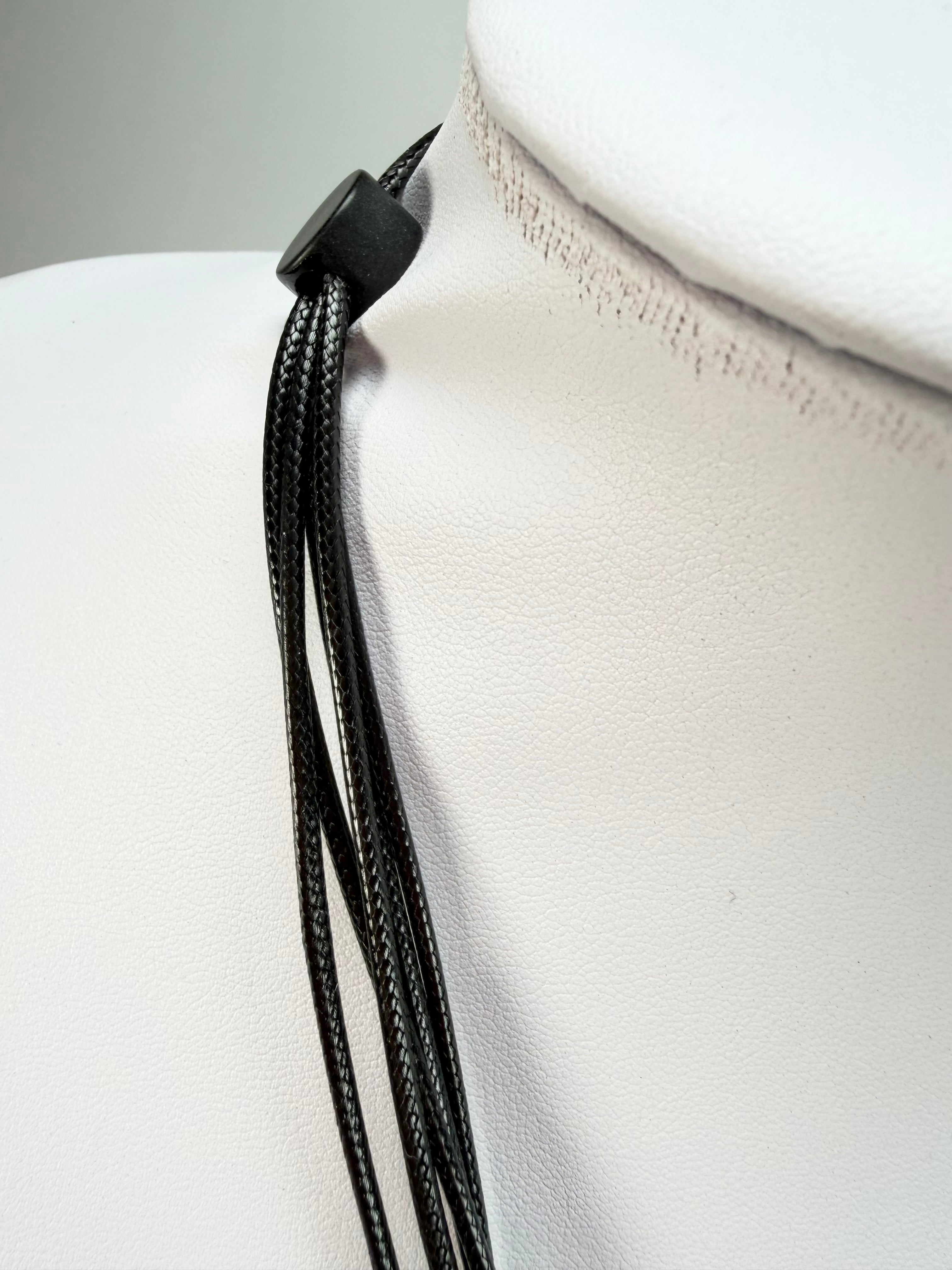 Sobral - Metalique Orlando "Disc" Black & Silver Resin Necklace ( 004096 )