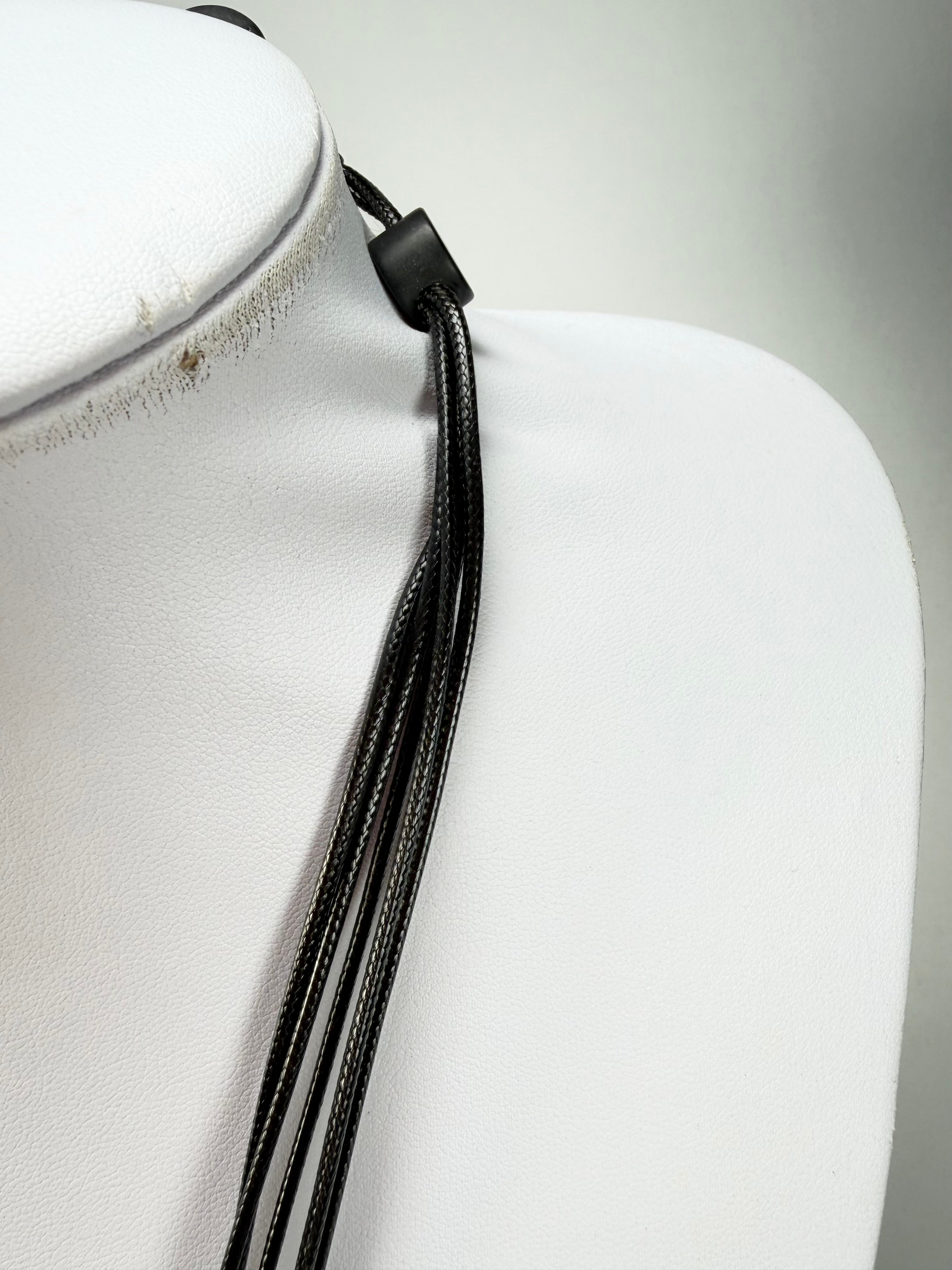 Sobral - Metalique Orlando "Disc" Black & Silver Resin Necklace ( 004096 )