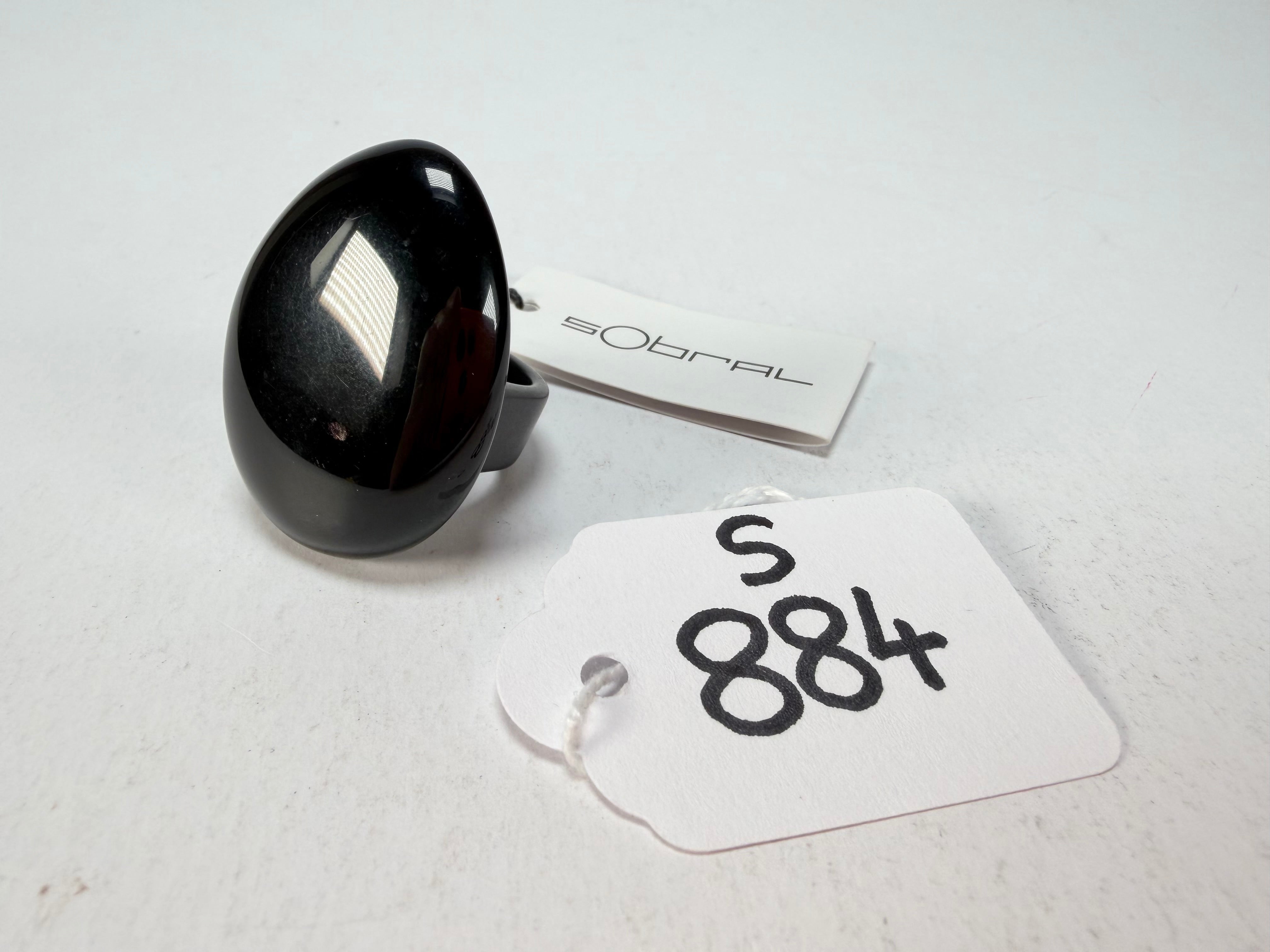Sobral - Preto "Poesia" Black Resin Ring ( 003597 ) - Size UK T / US 9