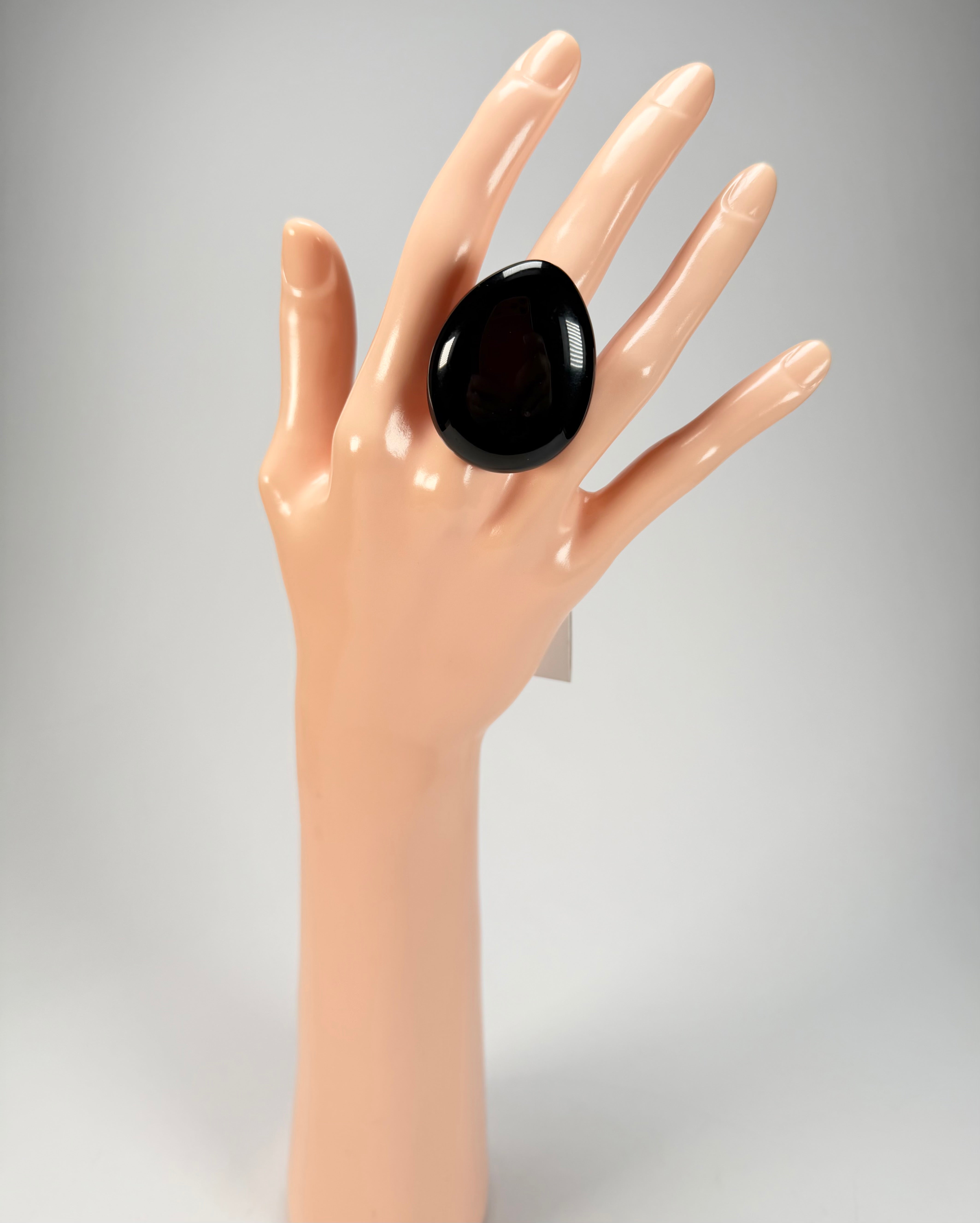 Sobral - Preto "Poesia" Black Resin Ring ( 003597 ) - Size UK T / US 9