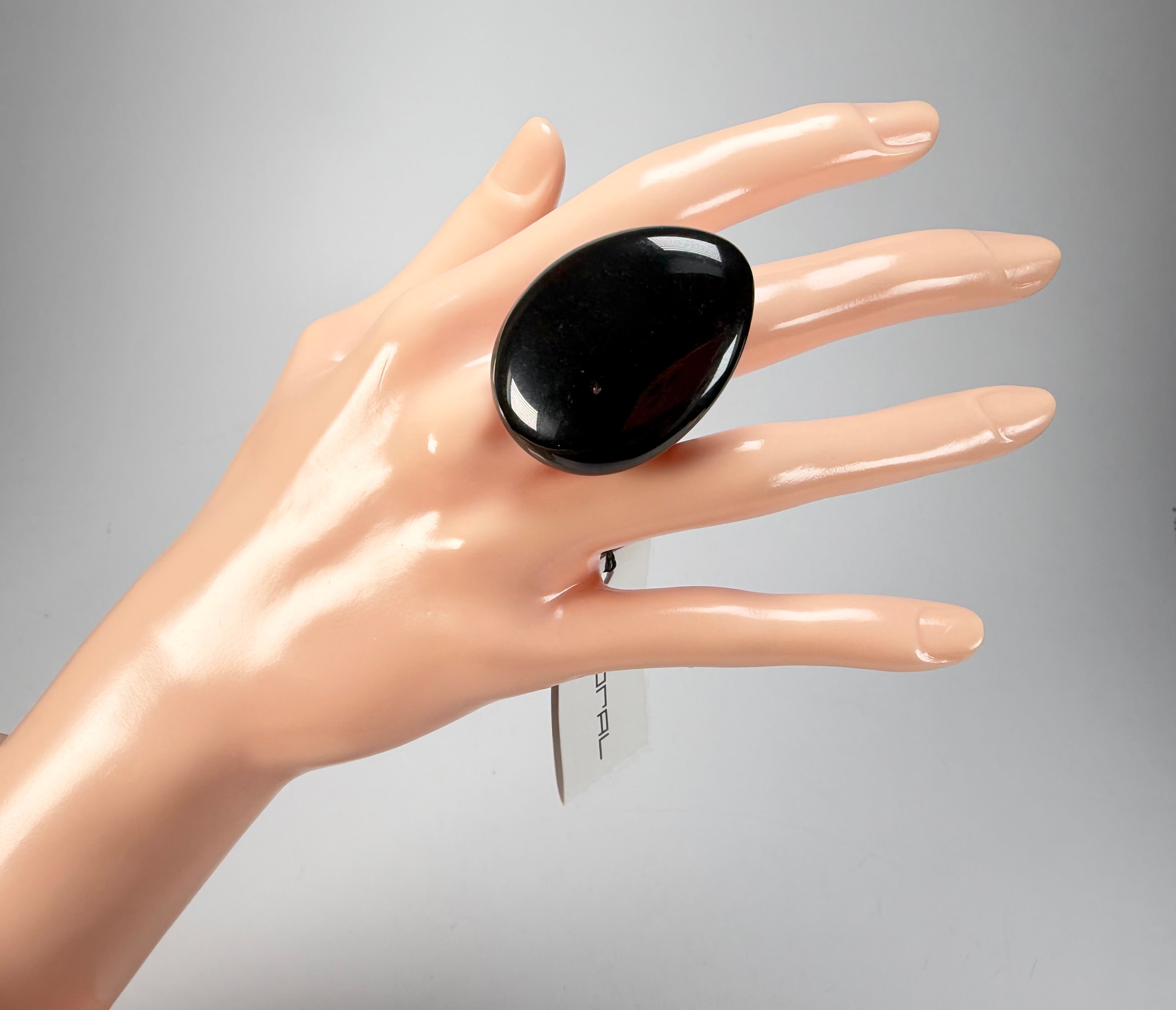 Sobral - Preto "Poesia" Black Resin Ring ( 003597 ) - Size UK T / US 9
