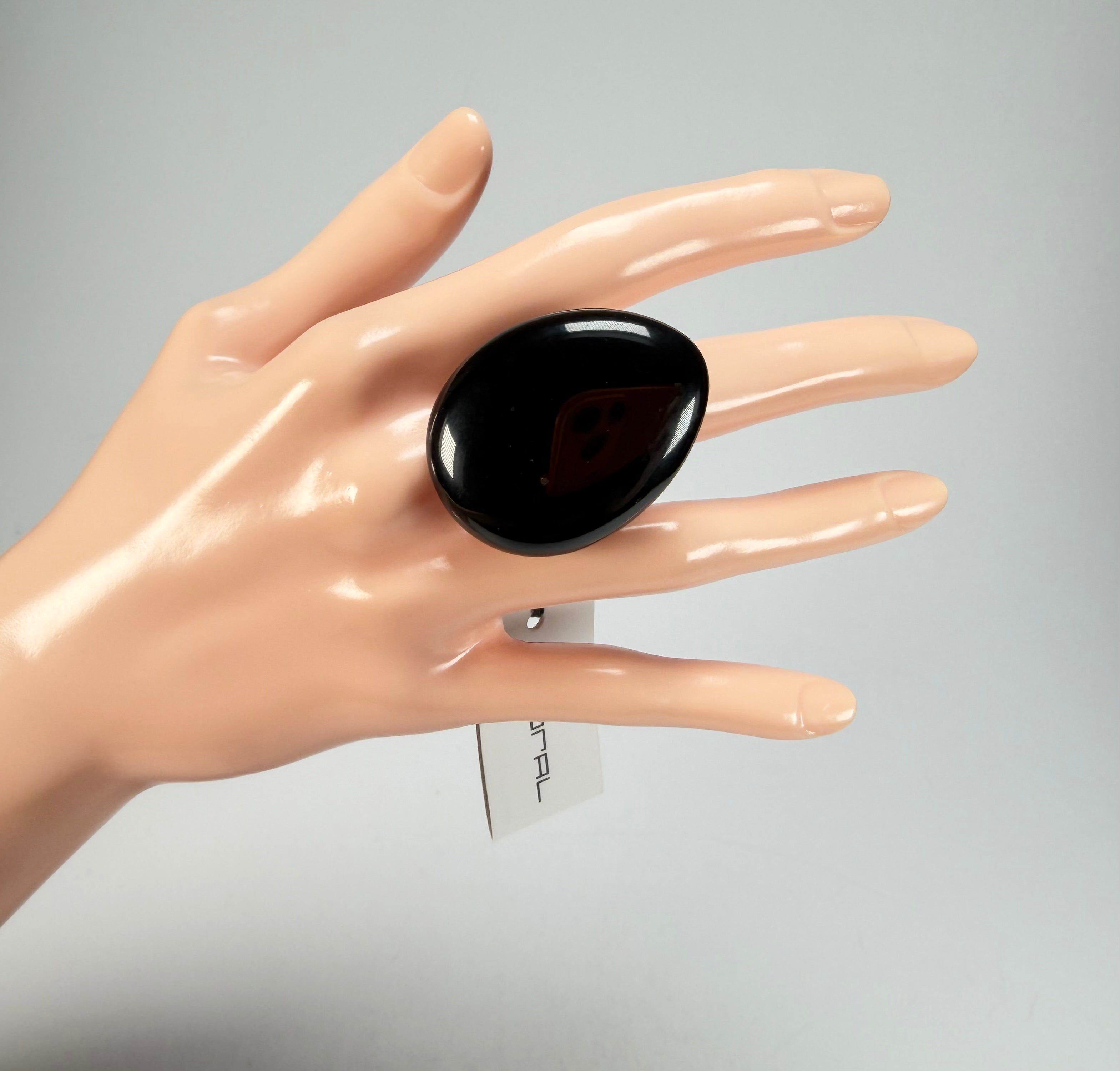 Sobral - Preto "Poesia" Black Resin Ring ( 003597 ) - Size UK T / US 9