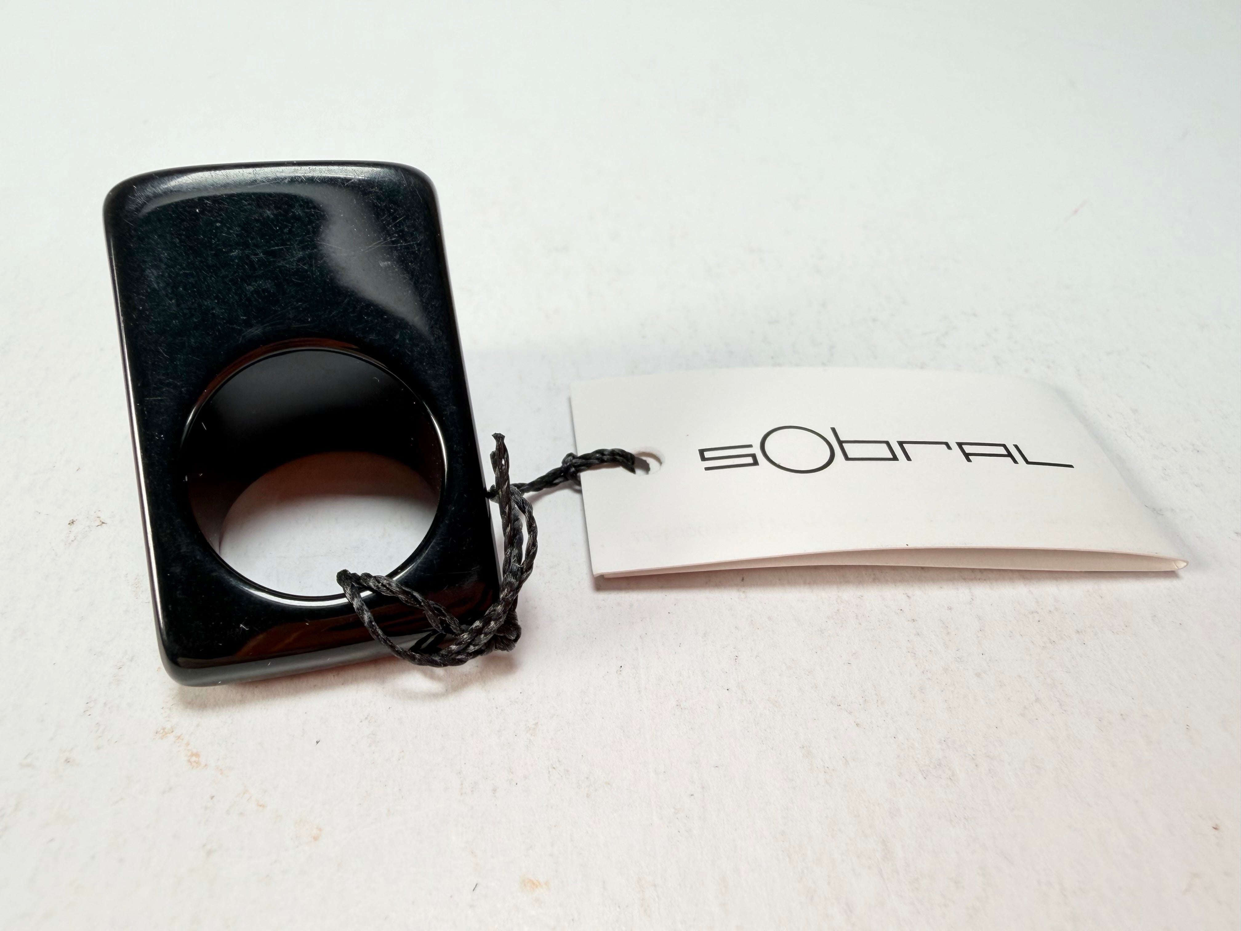 Sobral - Preto "Carre" Black Resin Ring ( 000149 ) - Size UK N / US 7