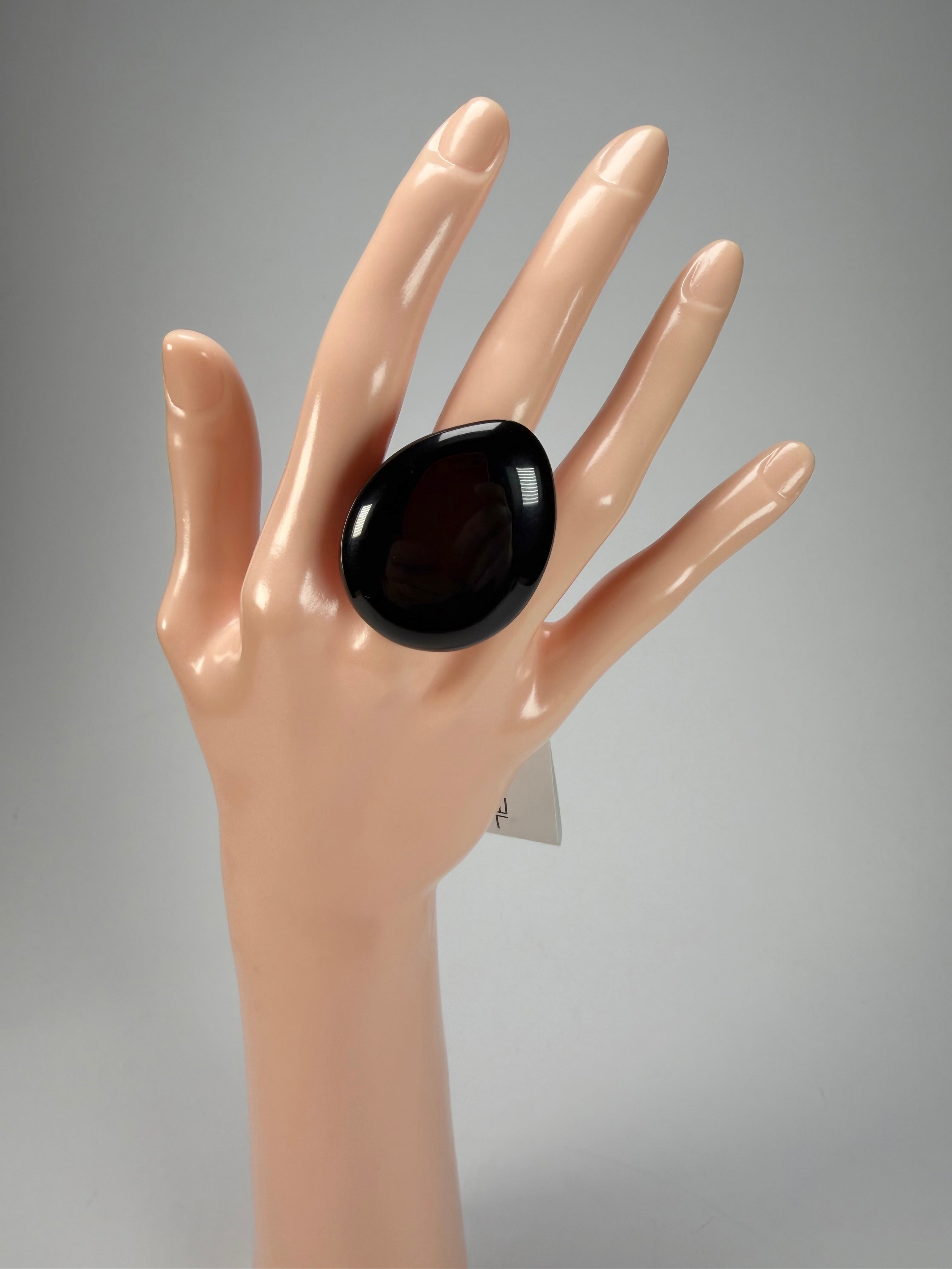 Sobral - Preto "Poesia" Black Resin Ring ( 003597 ) - Size UK R / US 8