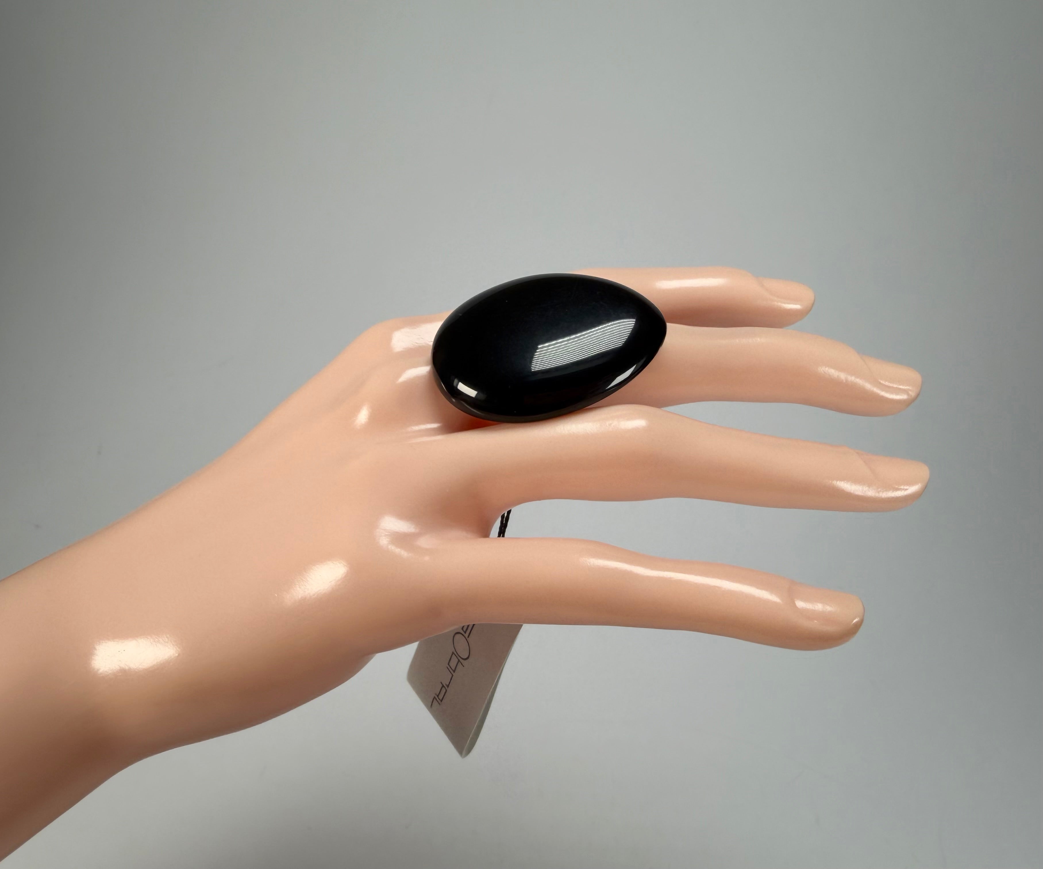 Sobral - Preto "Poesia" Black Resin Ring ( 003597 ) - Size UK R / US 8