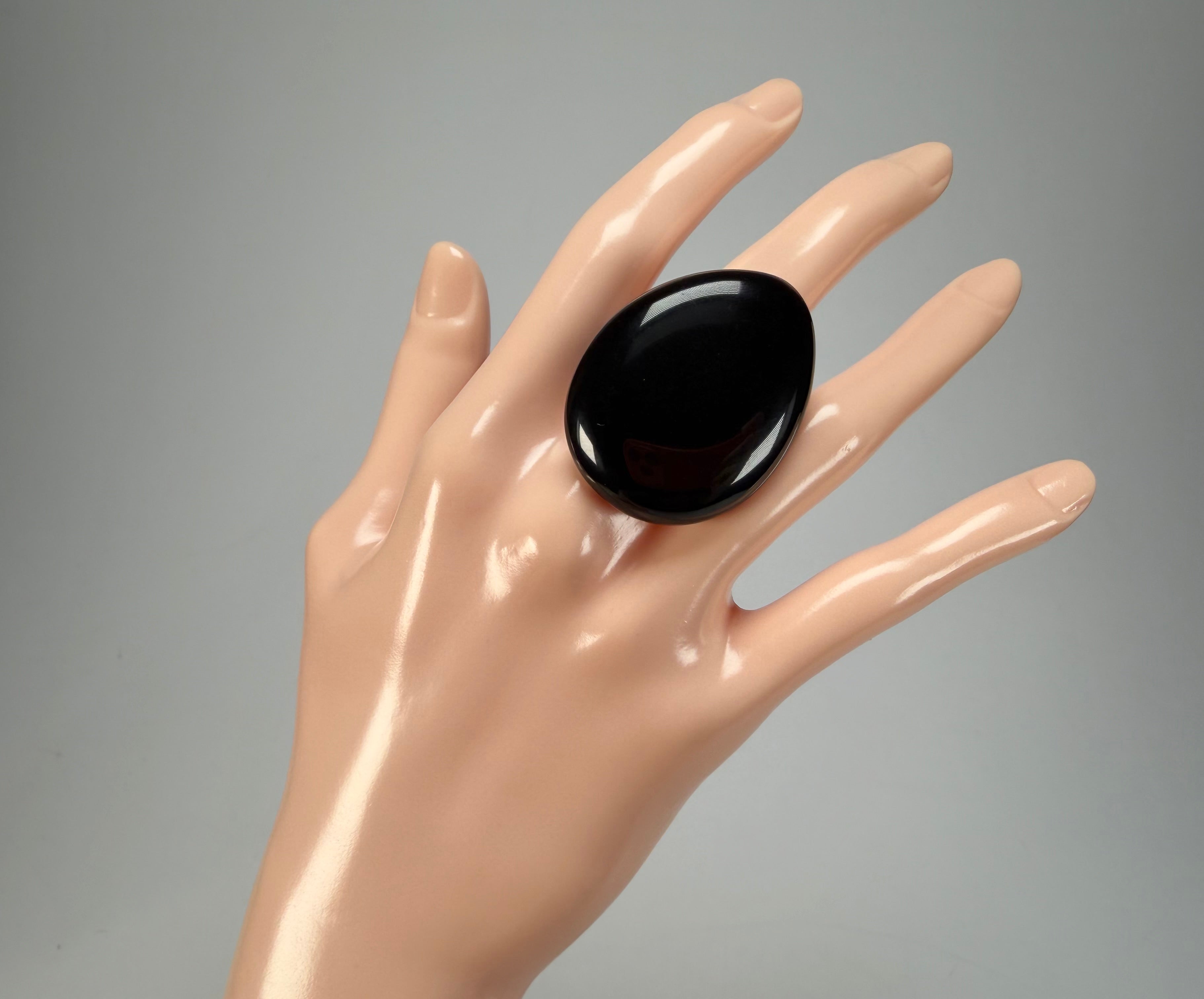 Sobral - Preto "Poesia" Black Resin Ring ( 003597 ) - Size UK R / US 8