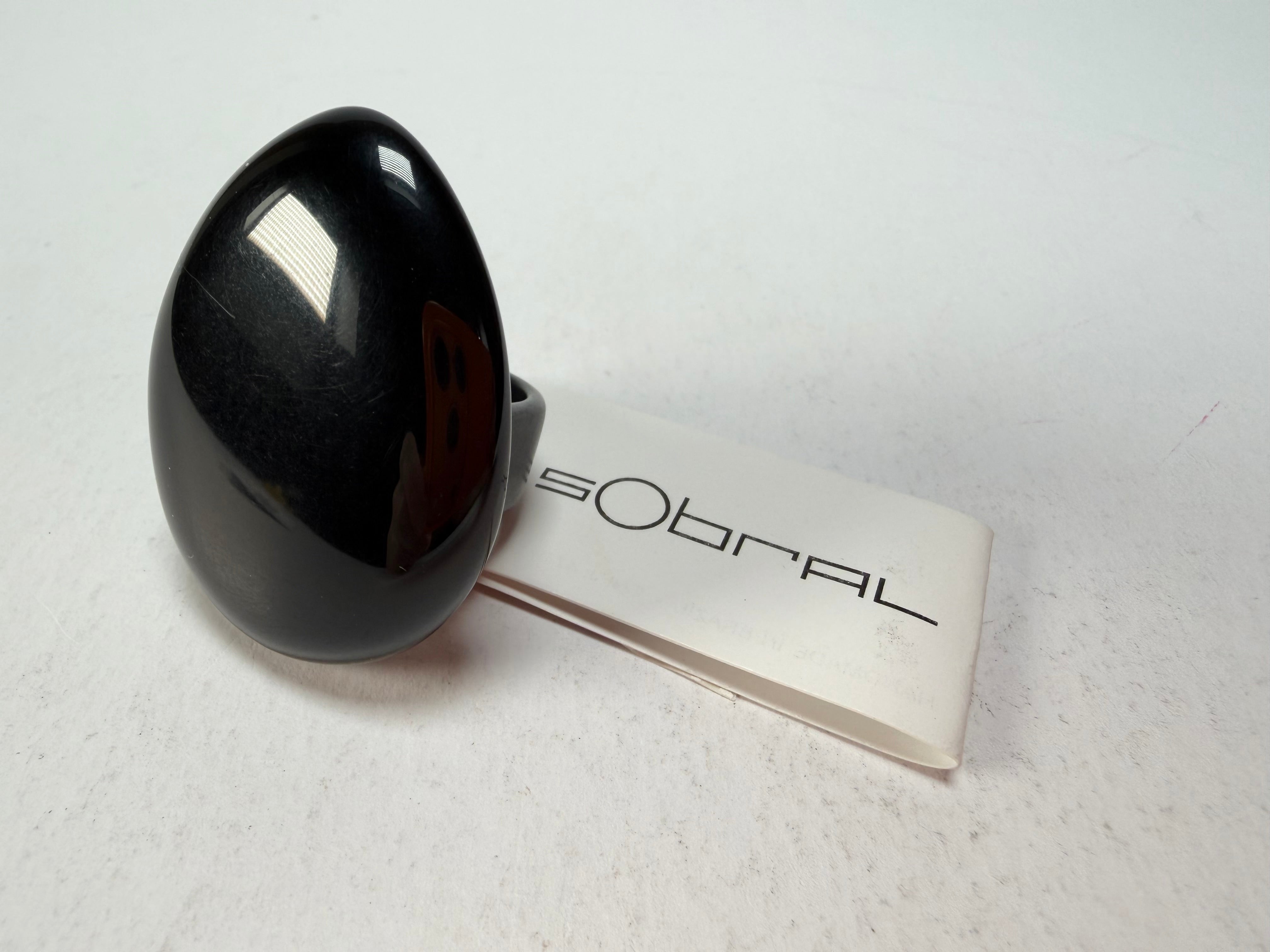 Sobral - Preto "Poesia" Black Resin Ring ( 003597 ) - Size UK R / US 8