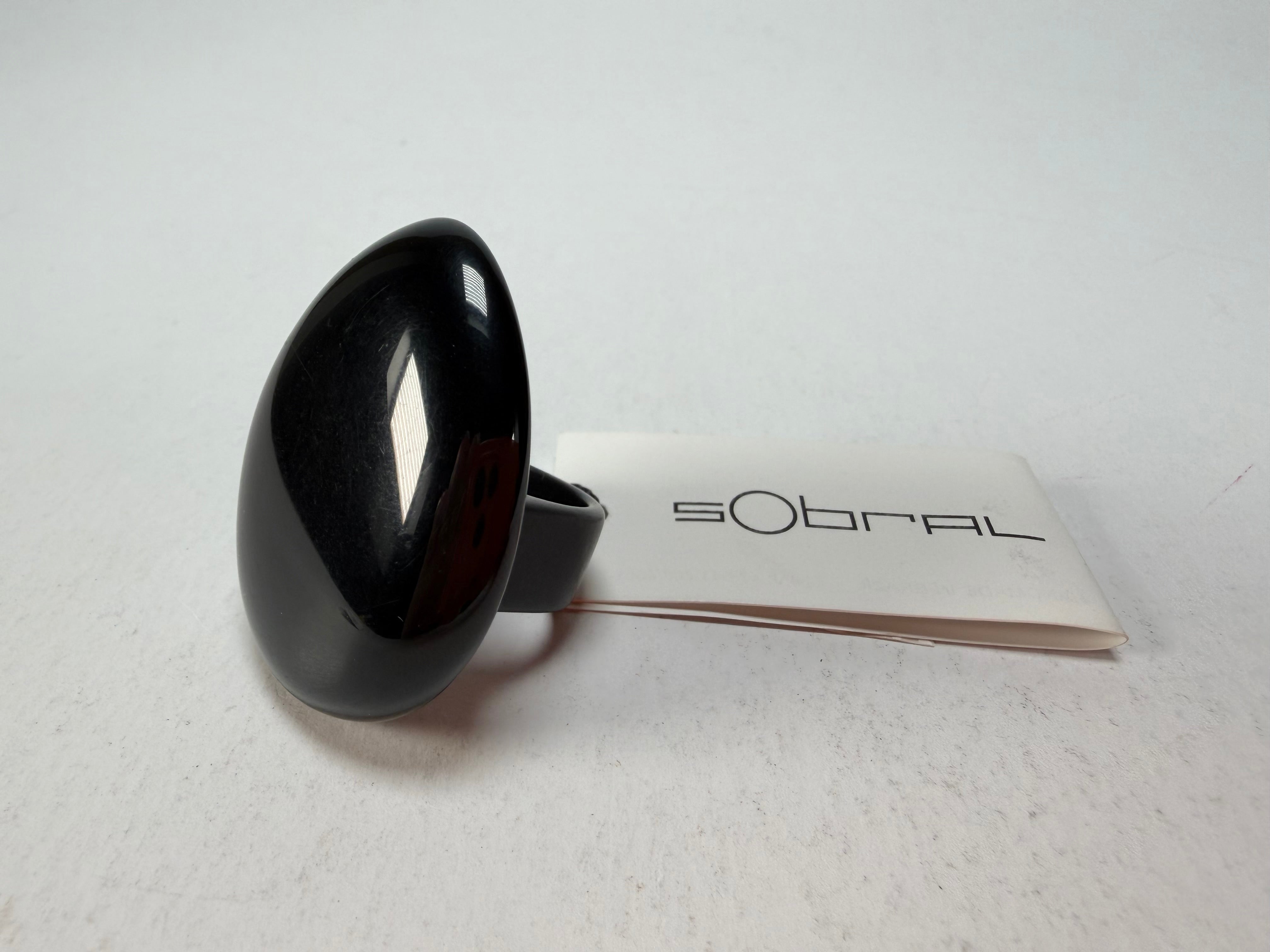 Sobral - Preto "Poesia" Black Resin Ring ( 003597 ) - Size UK R / US 8