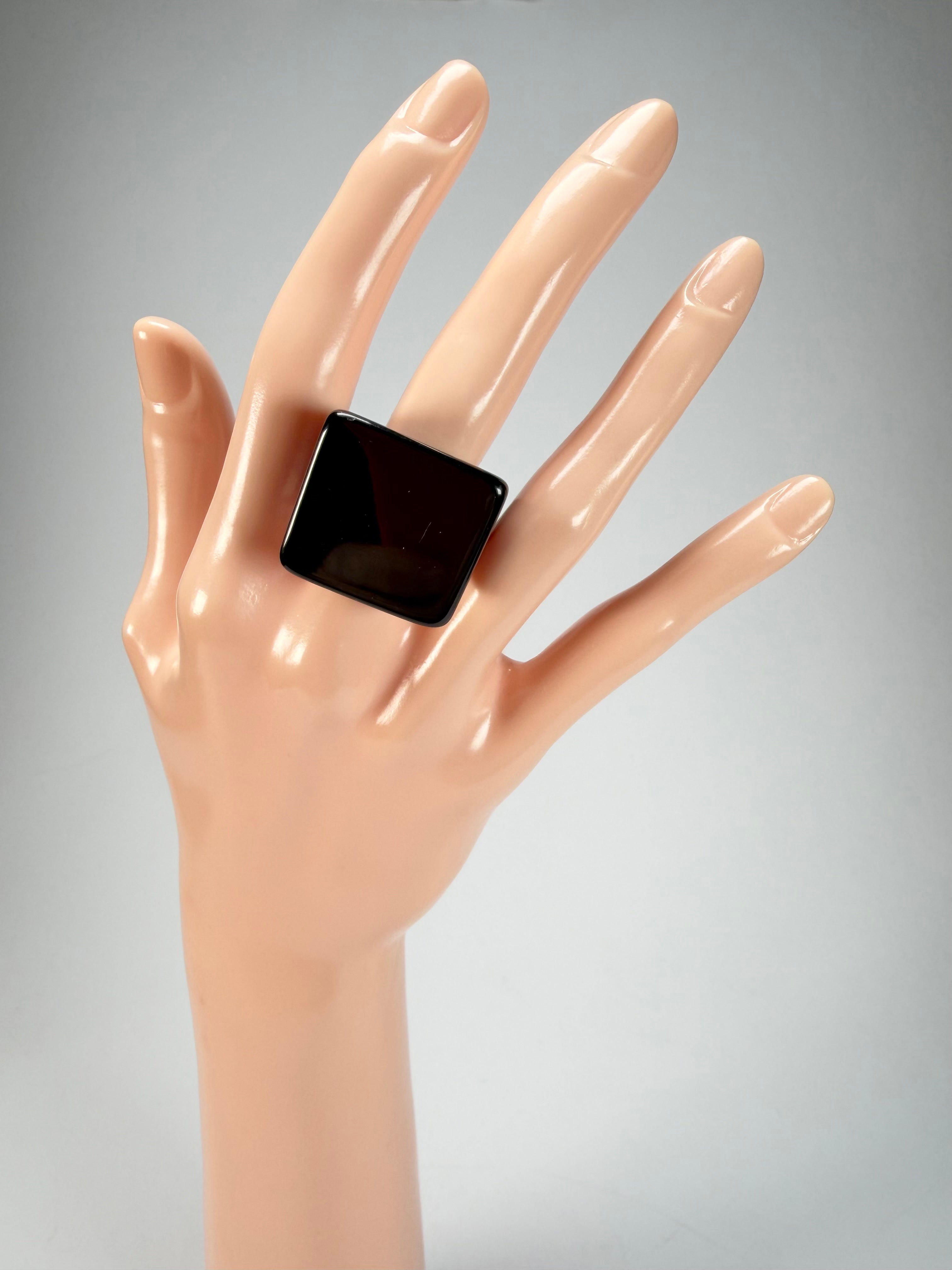 Sobral - Preto "Carre" Black Resin Ring ( 000149 ) - Size UK _ / US 8