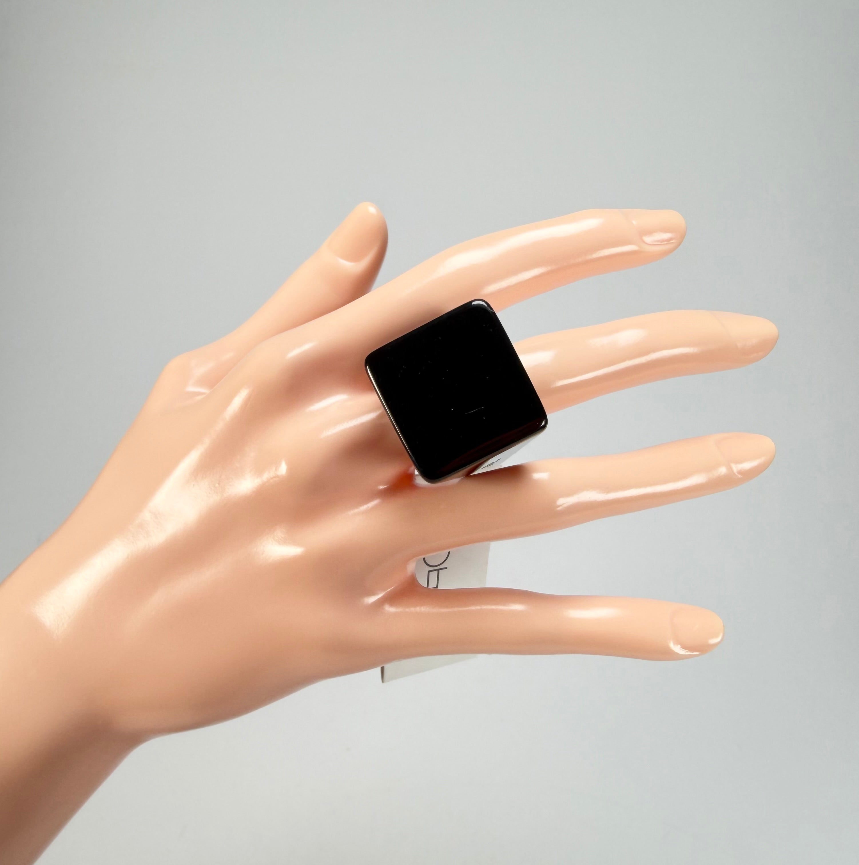 Sobral - Preto "Carre" Black Resin Ring ( 000149 ) - Size UK _ / US 8
