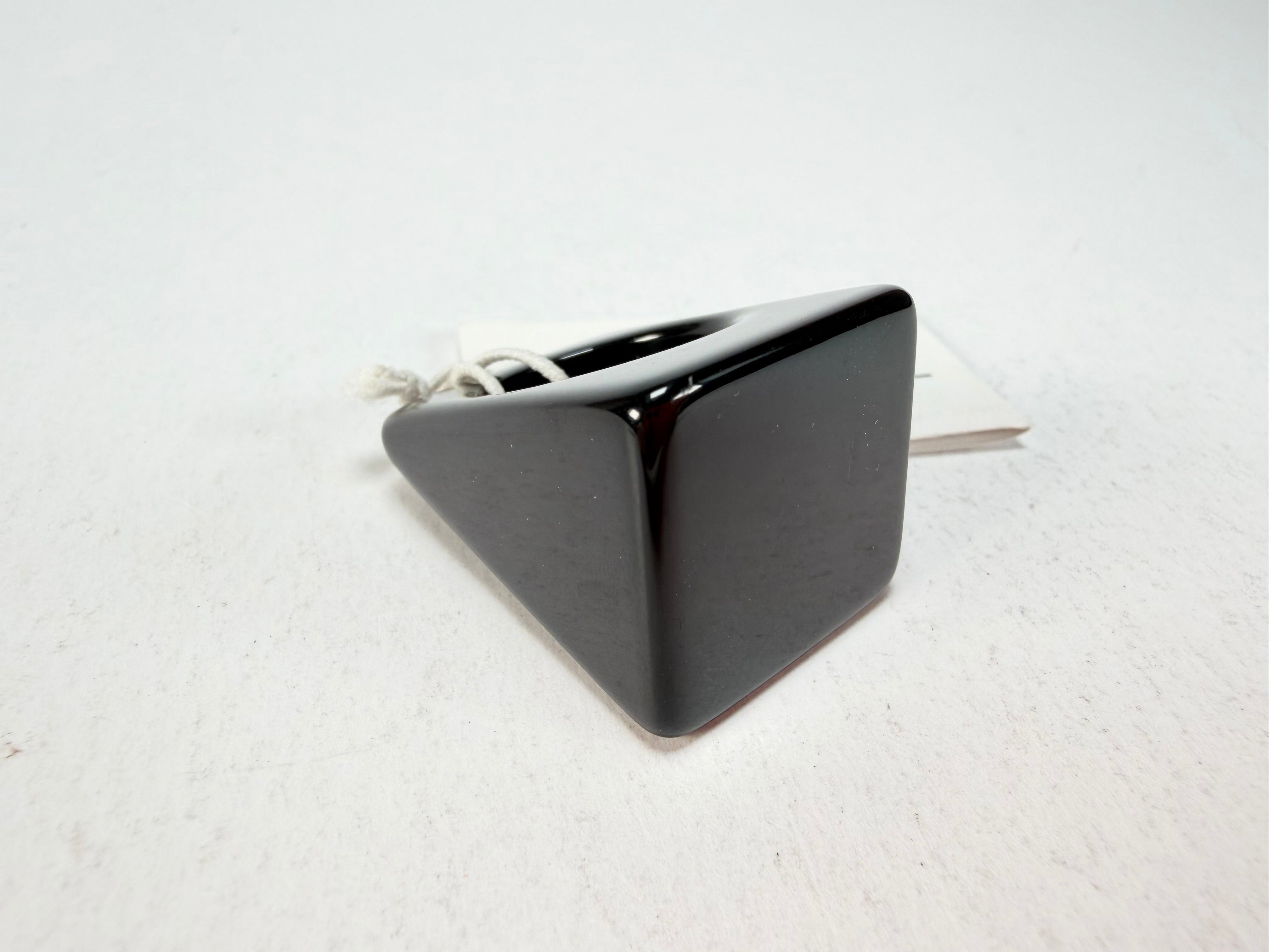 Sobral - Preto "Carre" Black Resin Ring ( 000149 ) - Size UK _ / US 8
