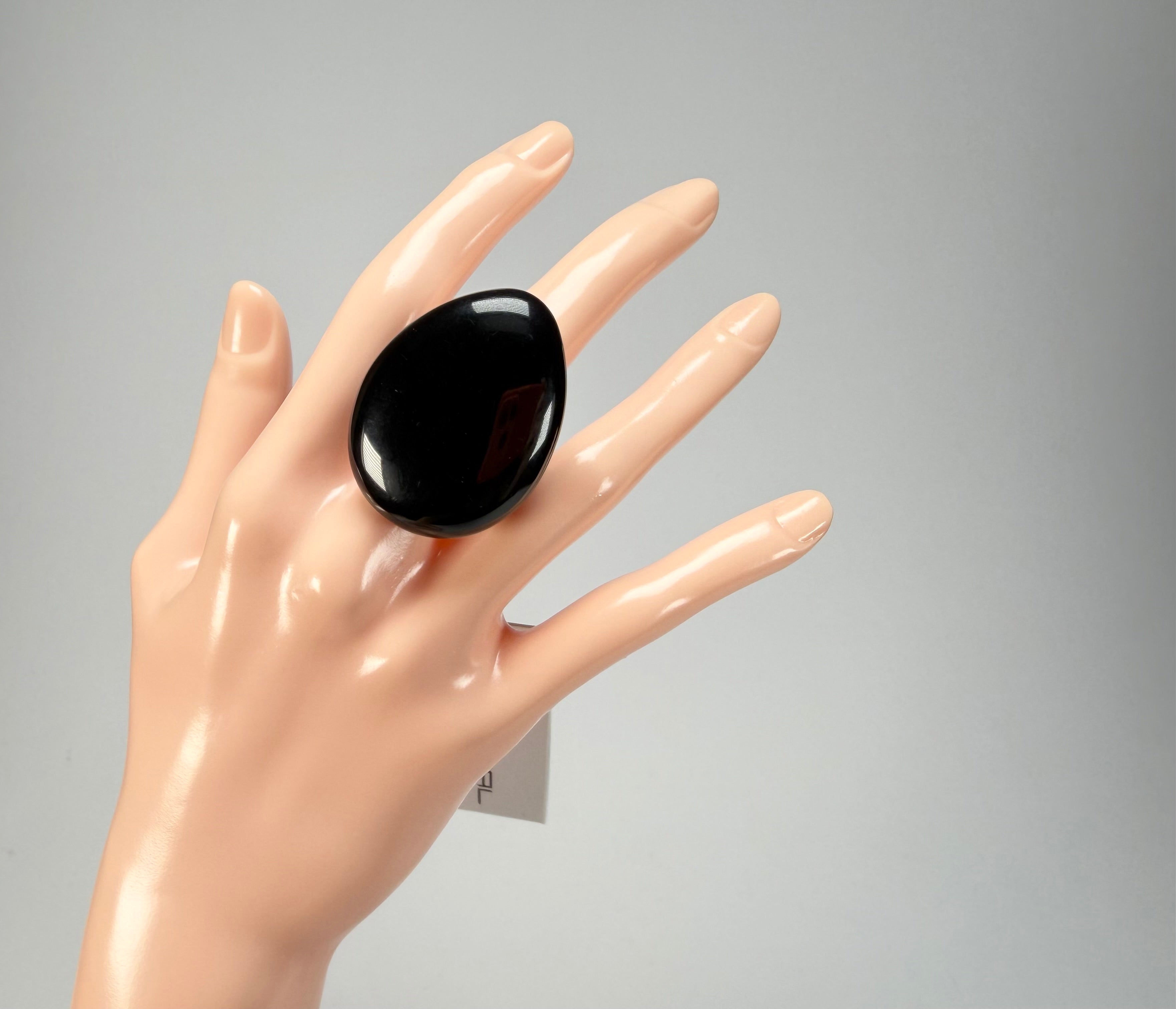 Sobral - Preto "Poesia" Black Resin Ring ( 003597 ) - Size UK V / US 10