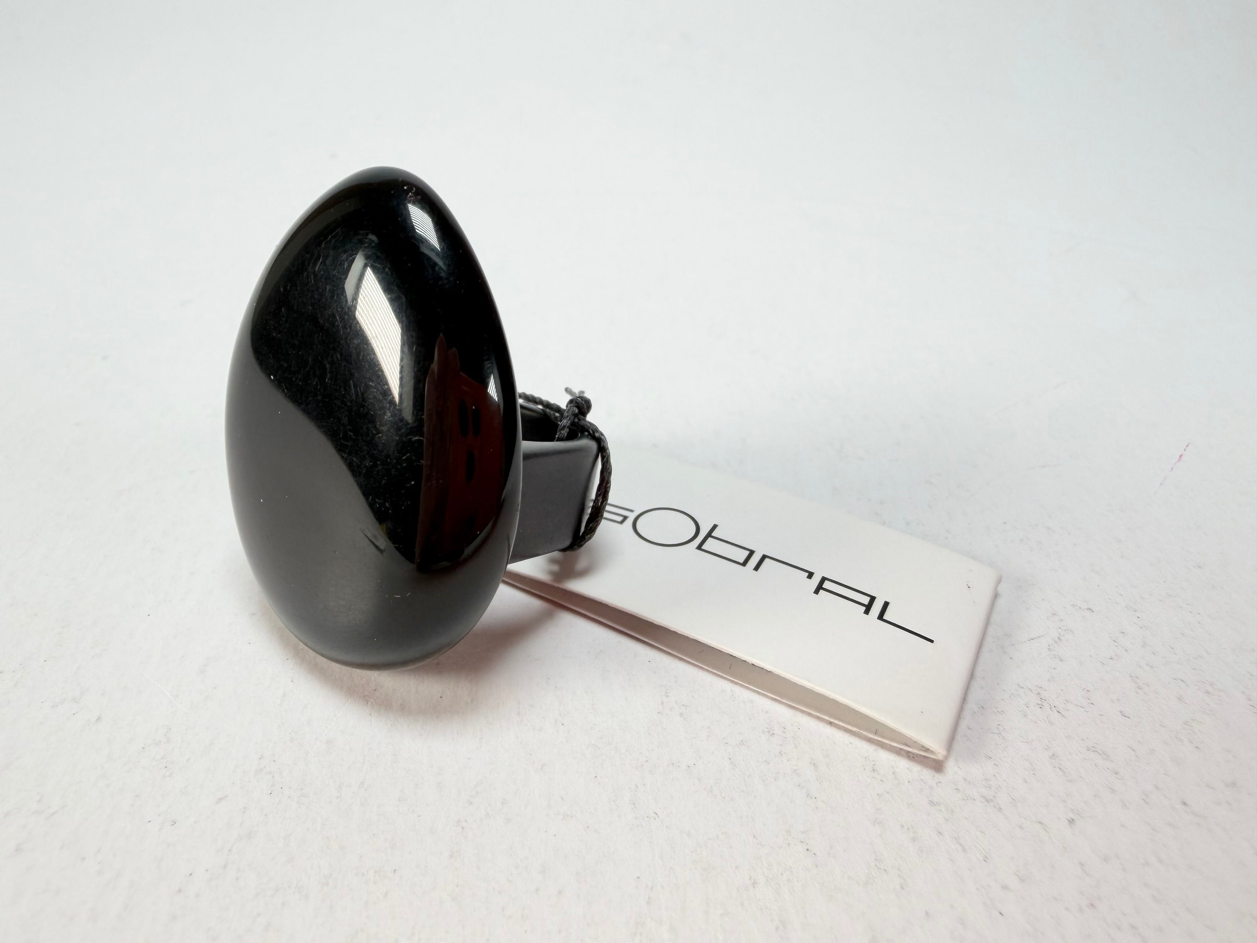 Sobral - Preto "Poesia" Black Resin Ring ( 003597 ) - Size UK V / US 10