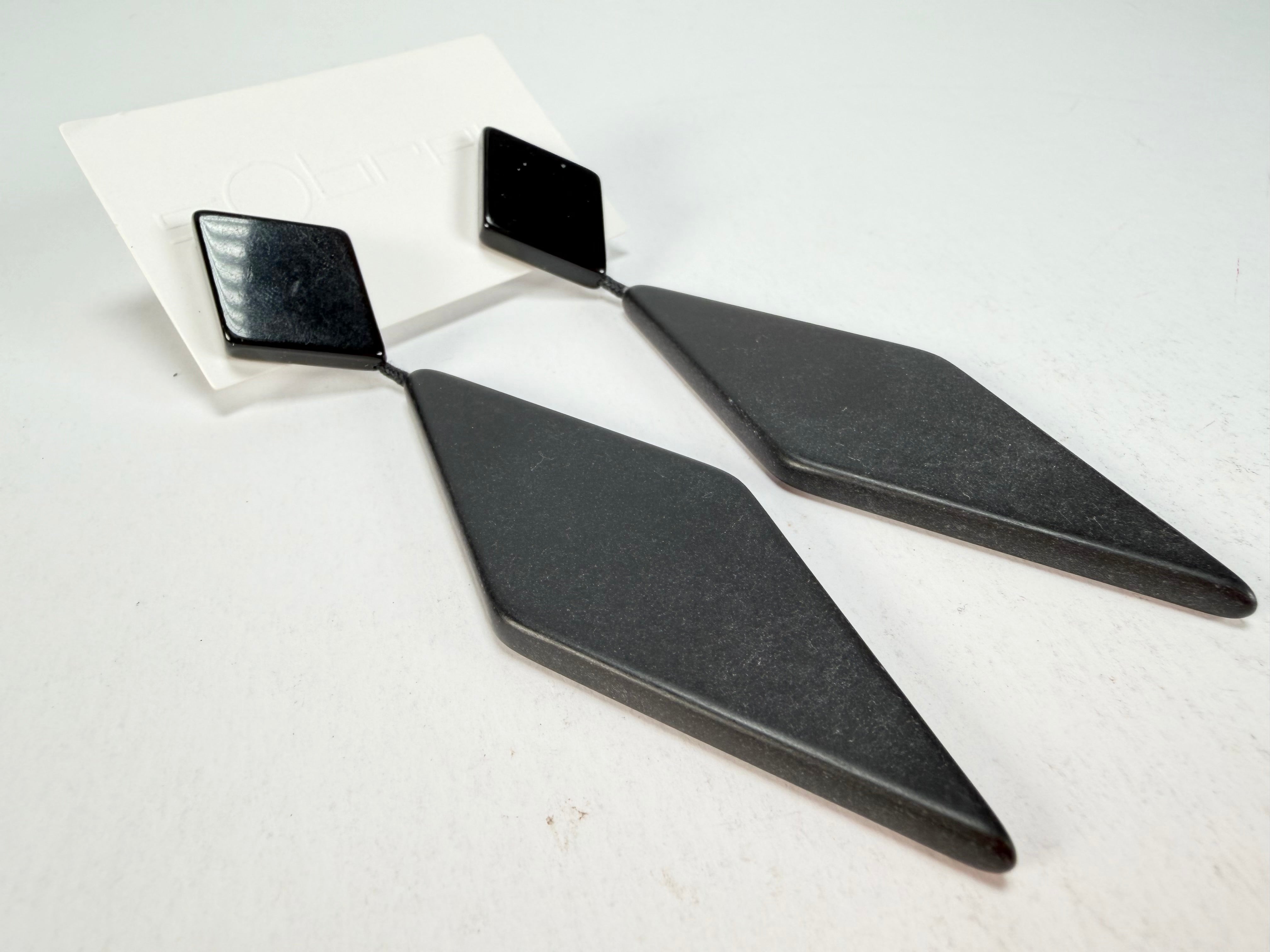 Sobral - Preto "Nial" Black Matt Resin Earrings ( 004203 )