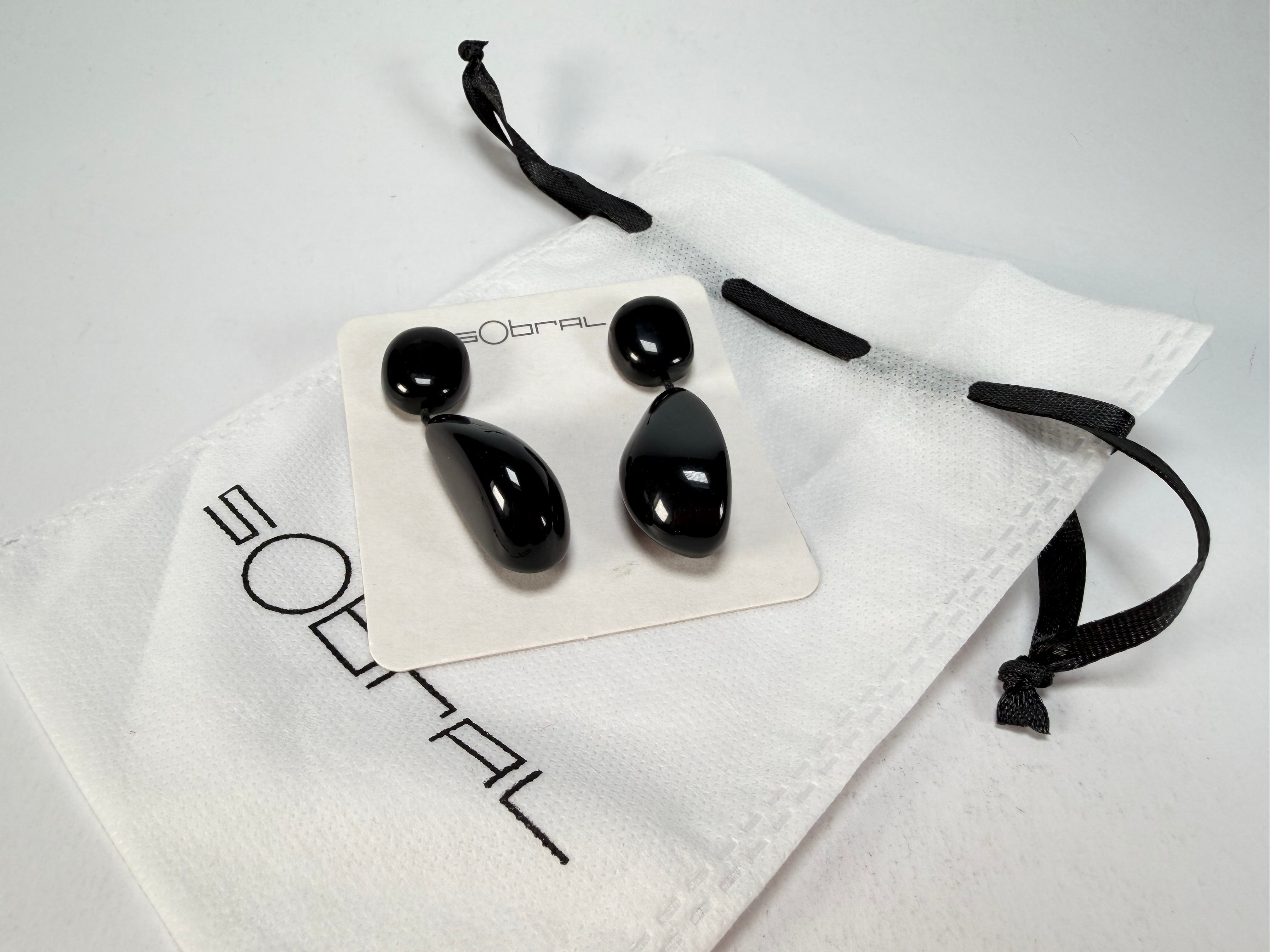 Sobral - Preto "Clave Efeitos" Black Resin Earrings ( 004606 )