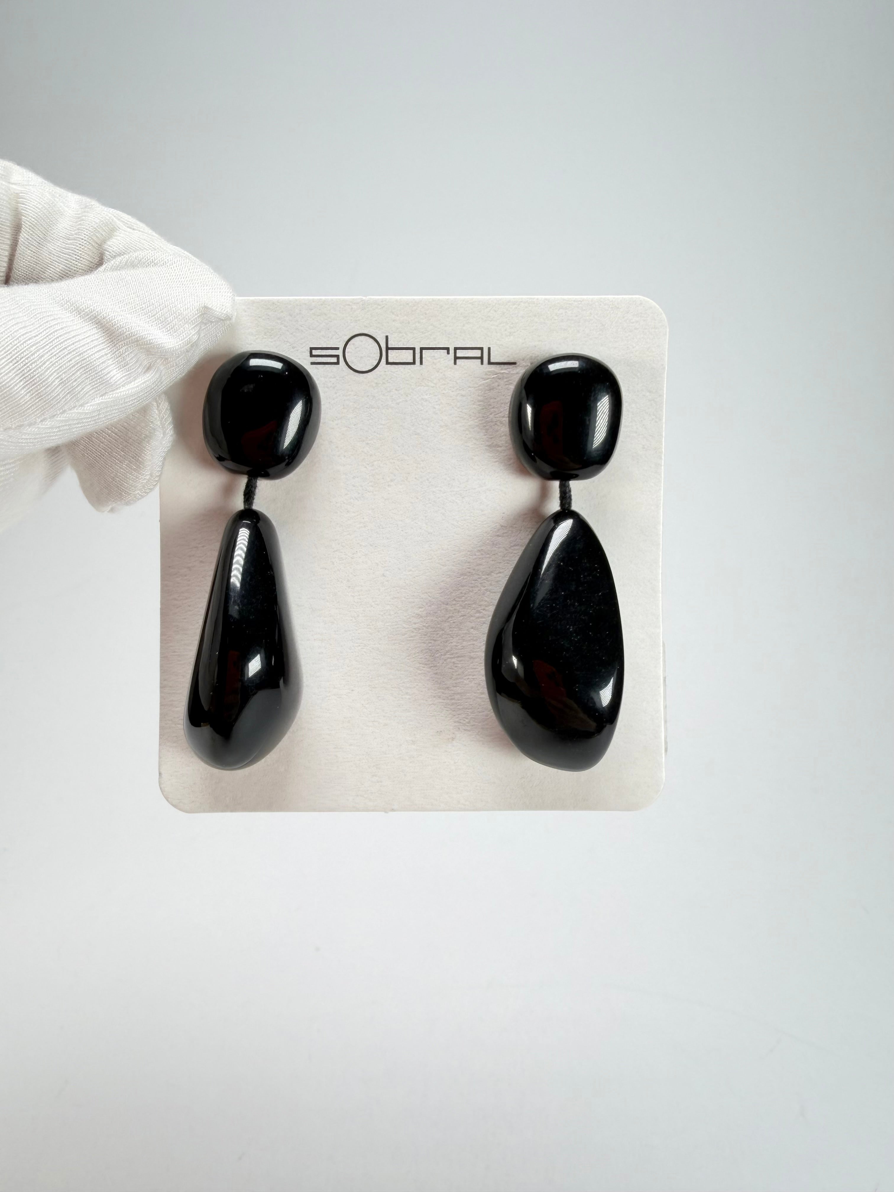 Sobral - Preto "Clave Efeitos" Black Resin Earrings ( 004606 )