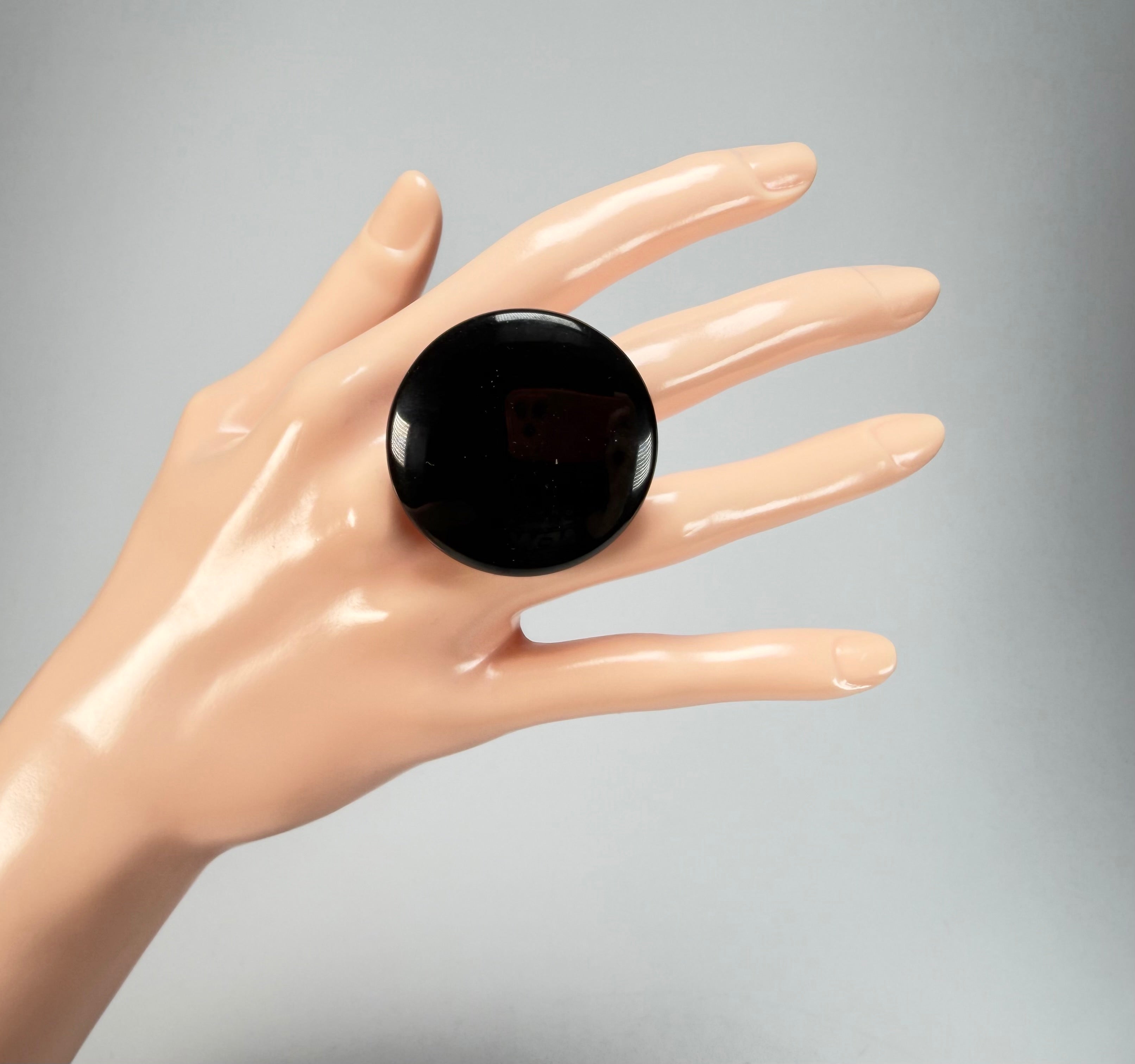 Sobral - Preto "Bead" Black Resin Ring ( 004764 ) - Size UK P / US 7.5