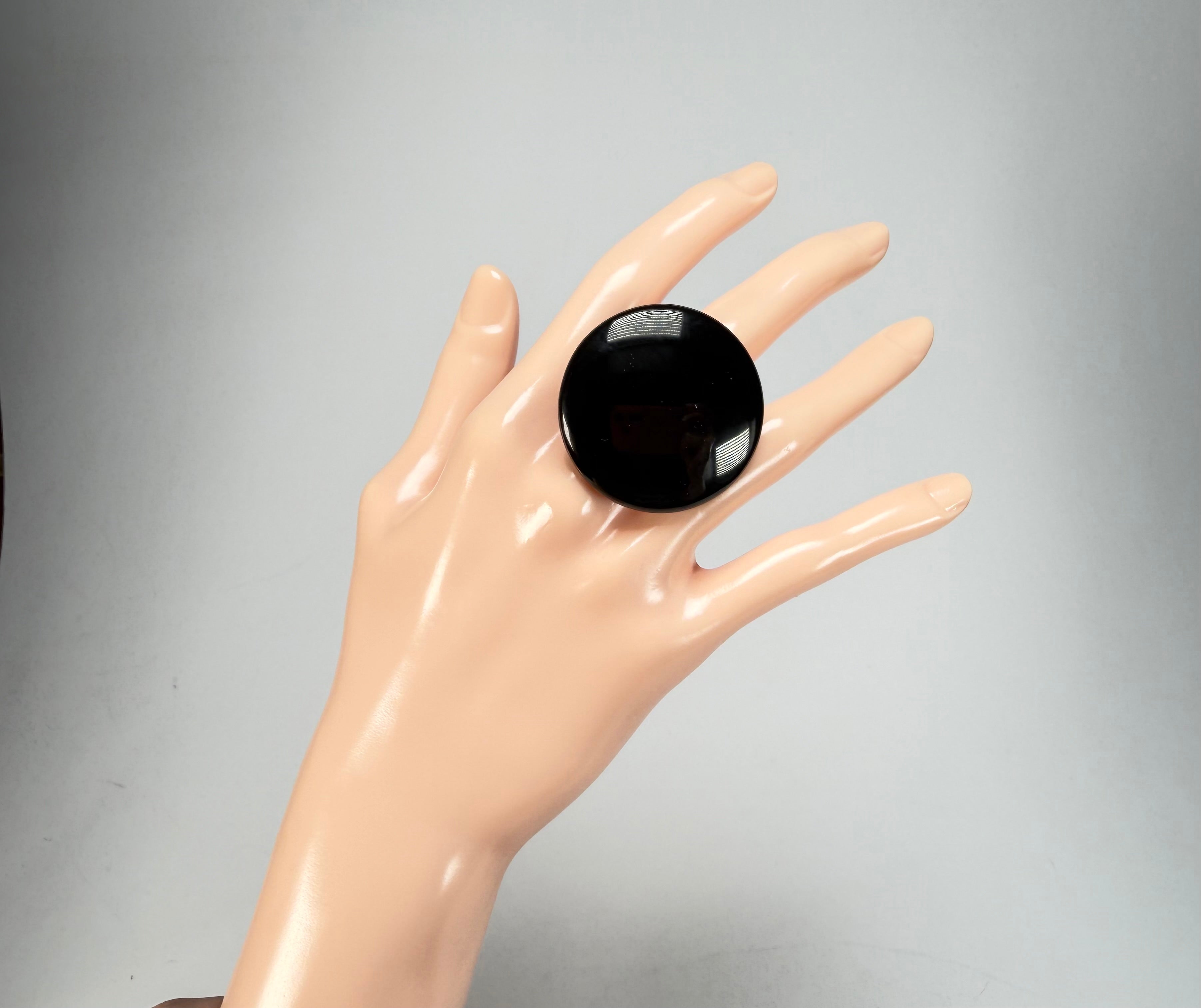 Sobral - Preto "Bead" Black Resin Ring ( 004764 ) - Size UK P / US 7.5