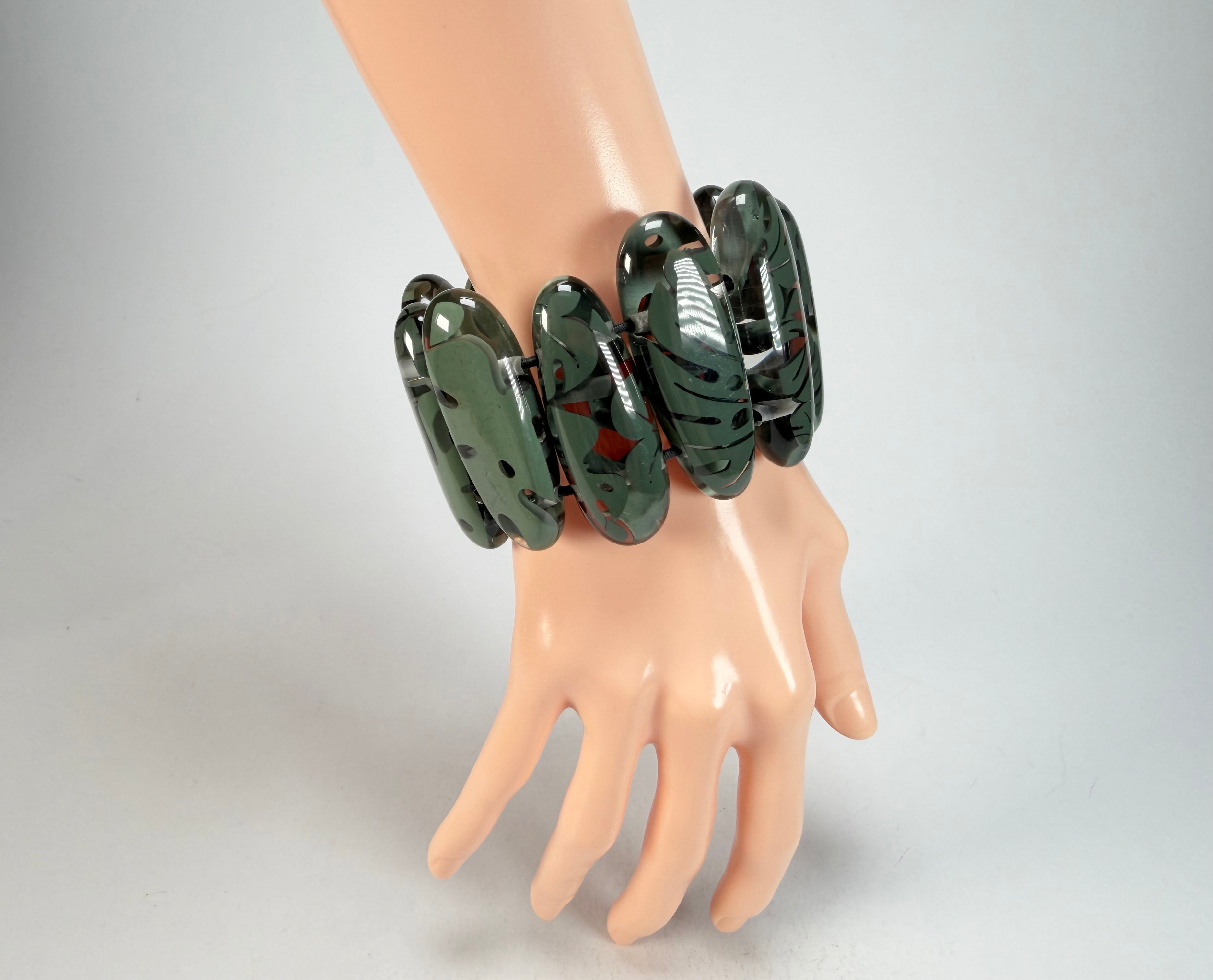 Sobral - Costela de Adão "Leaf" Elasticated Resin Bracelet ( 005520 )