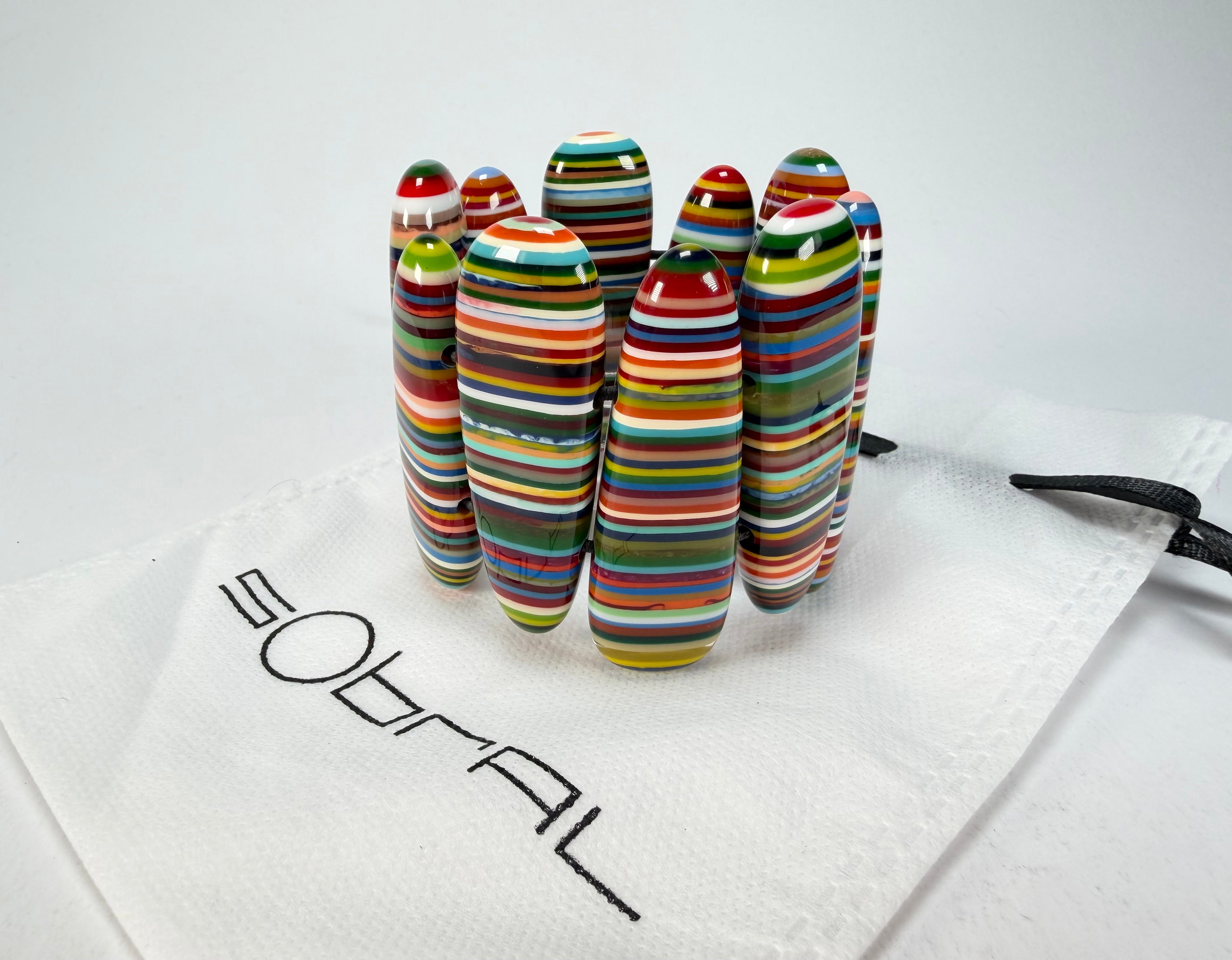 Sobral - Pop Art "Leaf" Elasticated Resin Bracelet ( 005520 )
