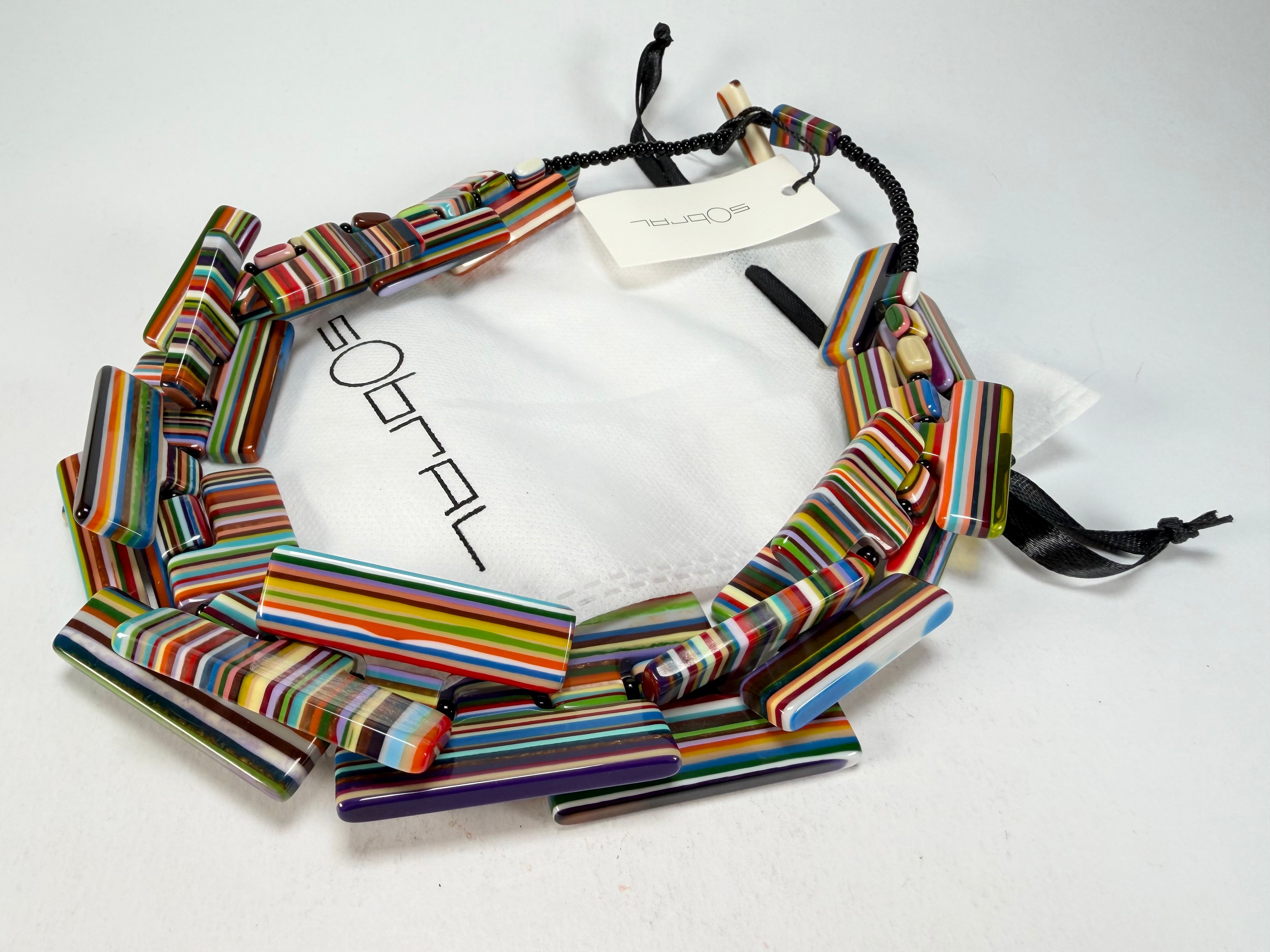 Sobral - Pop Art "Neoconcretismo" Resin Necklace ( 003885 )