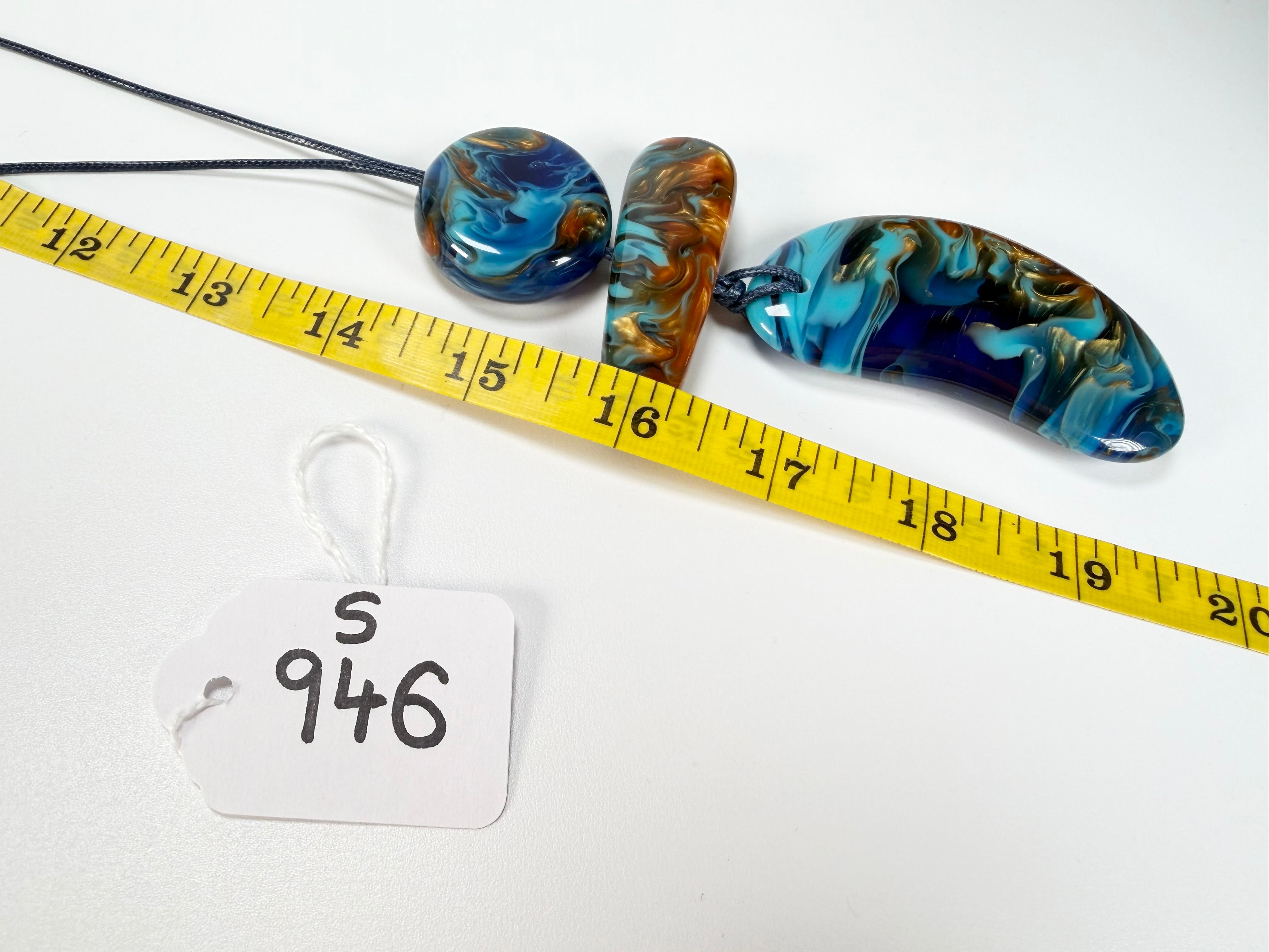 Sobral - Noite Estrelada "Cipreste" Resin Necklace ( 005553 )