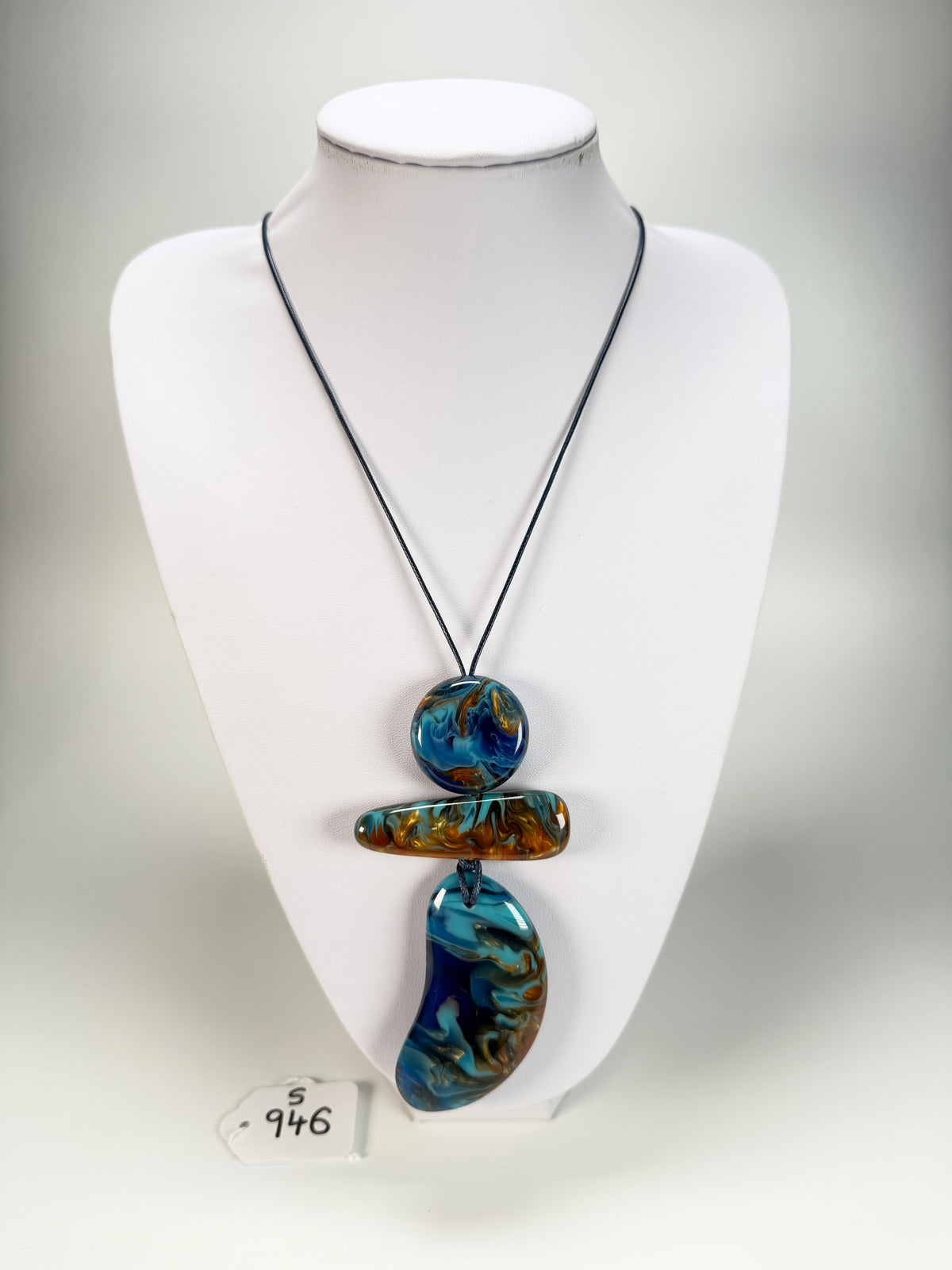 Sobral - Noite Estrelada "Cipreste" Resin Necklace ( 005553 )