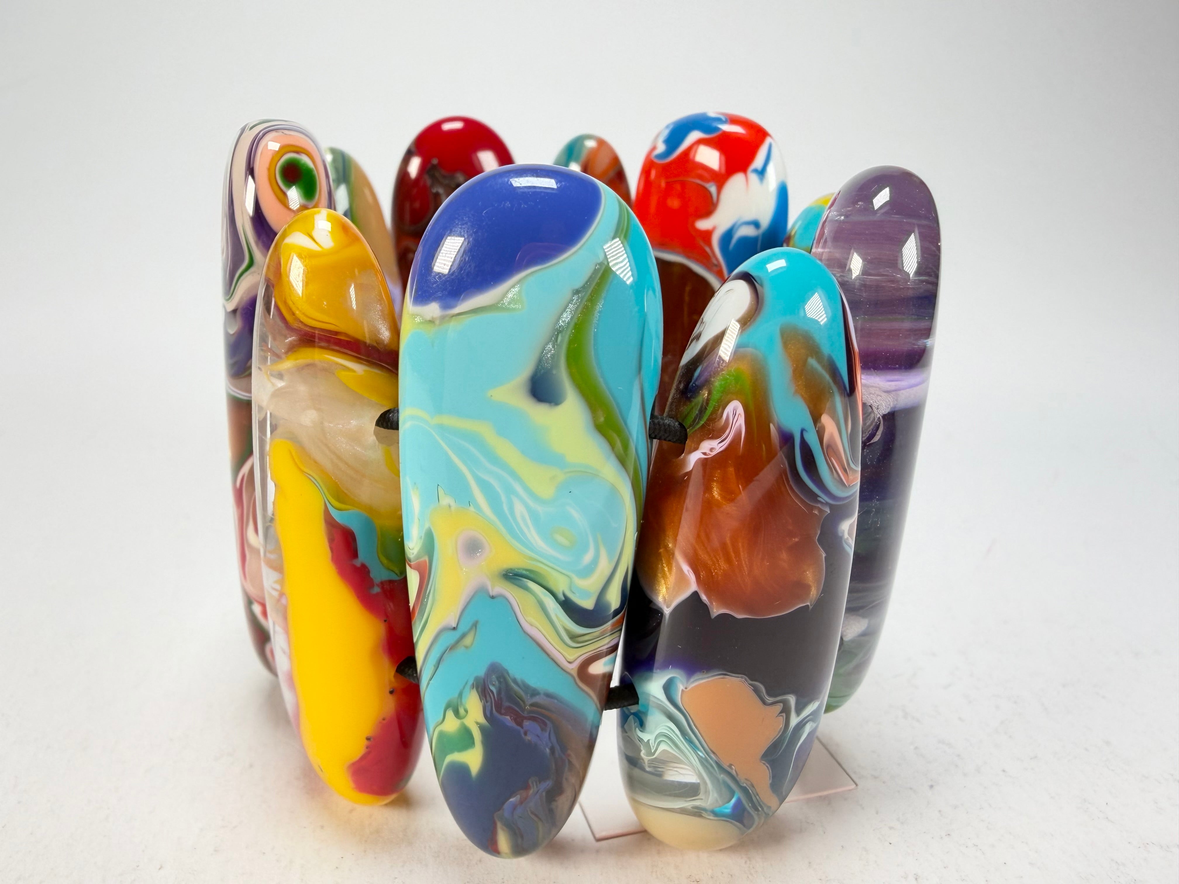 Sobral - Multi-Colour "Leaf" Pollock Elasticated Resin Bracelet ( 005520 )