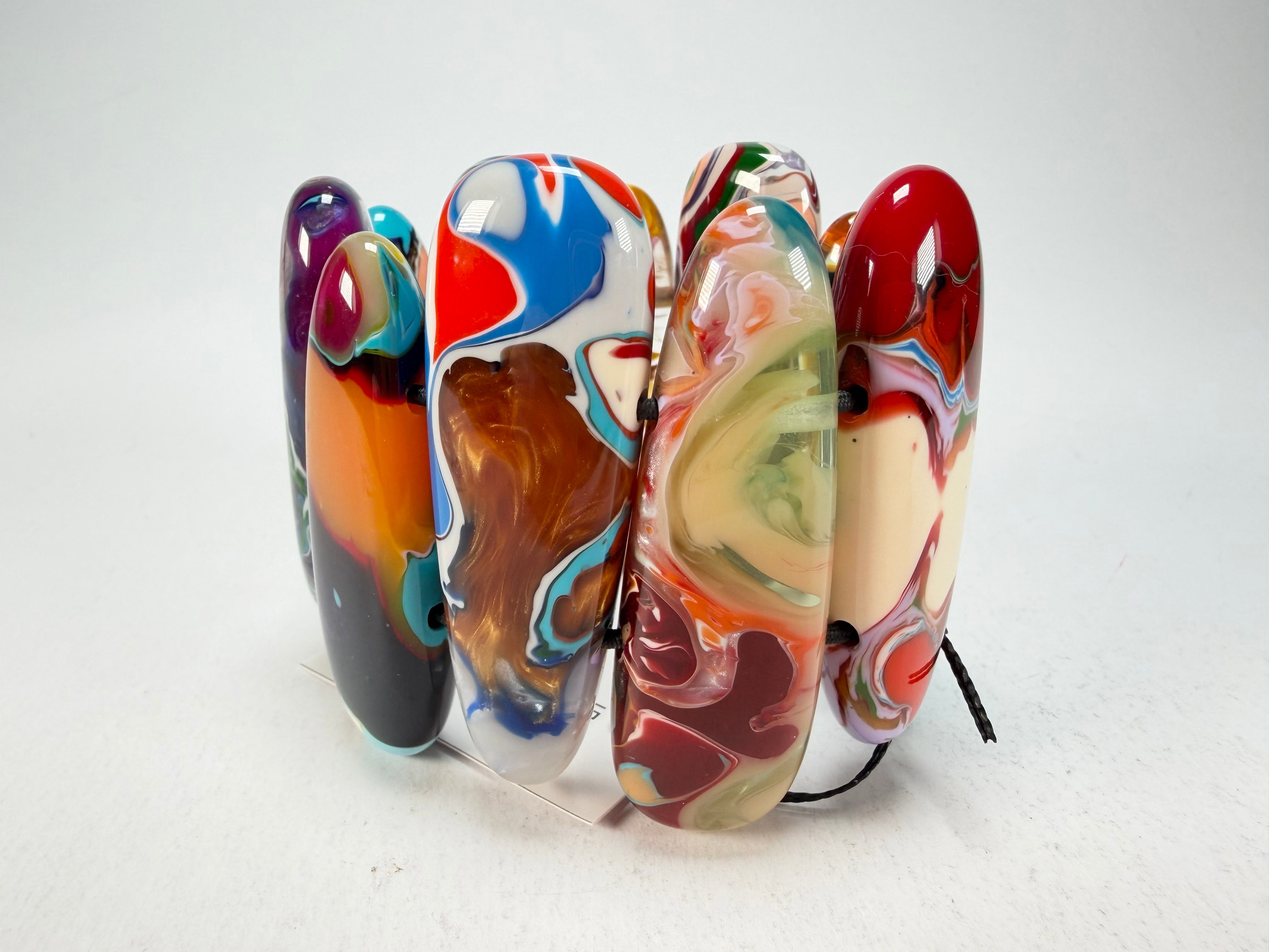Sobral - Multi-Colour "Leaf" Pollock Elasticated Resin Bracelet ( 005520 )