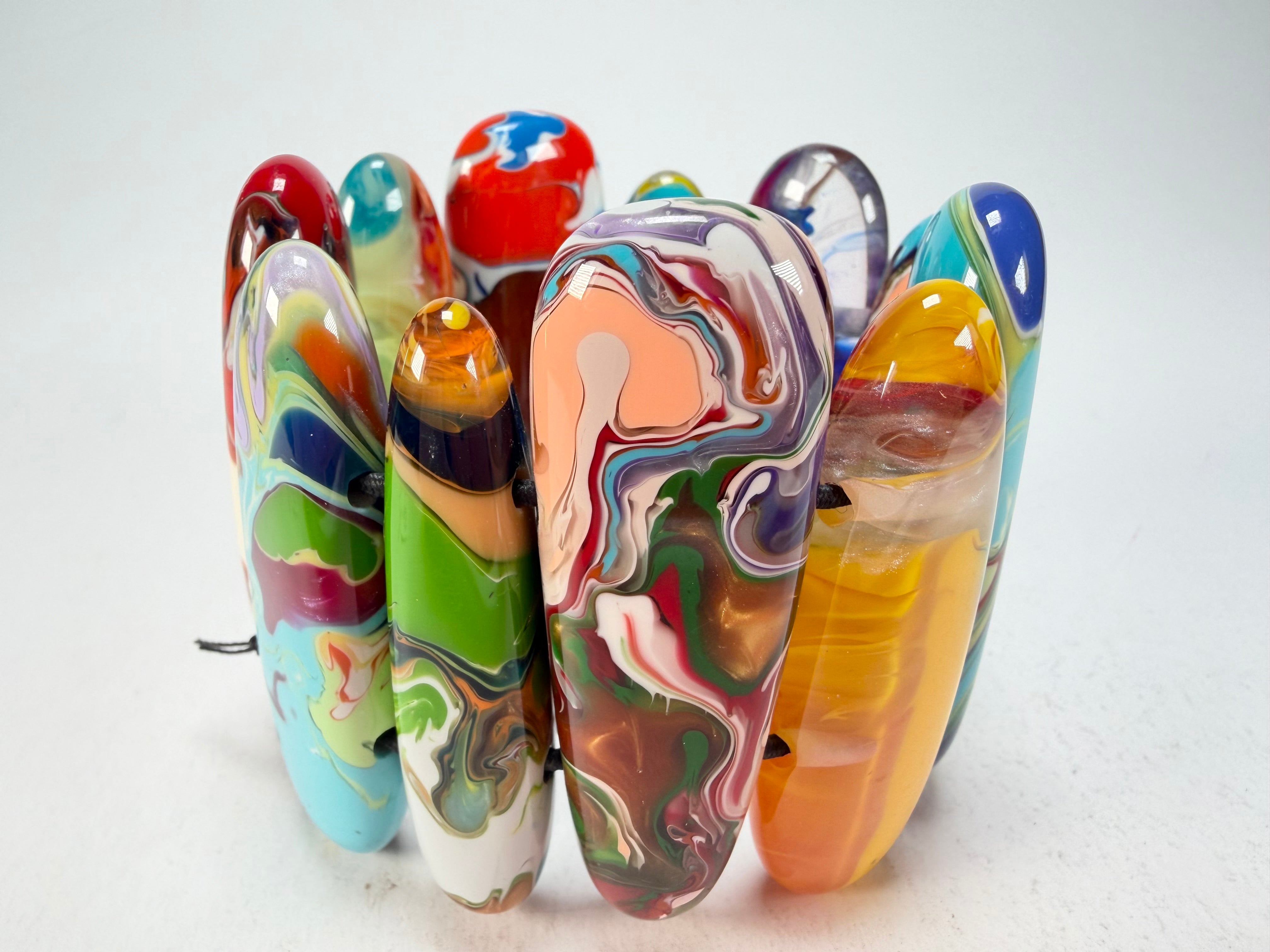 Sobral - Multi-Colour "Leaf" Pollock Elasticated Resin Bracelet ( 005520 )
