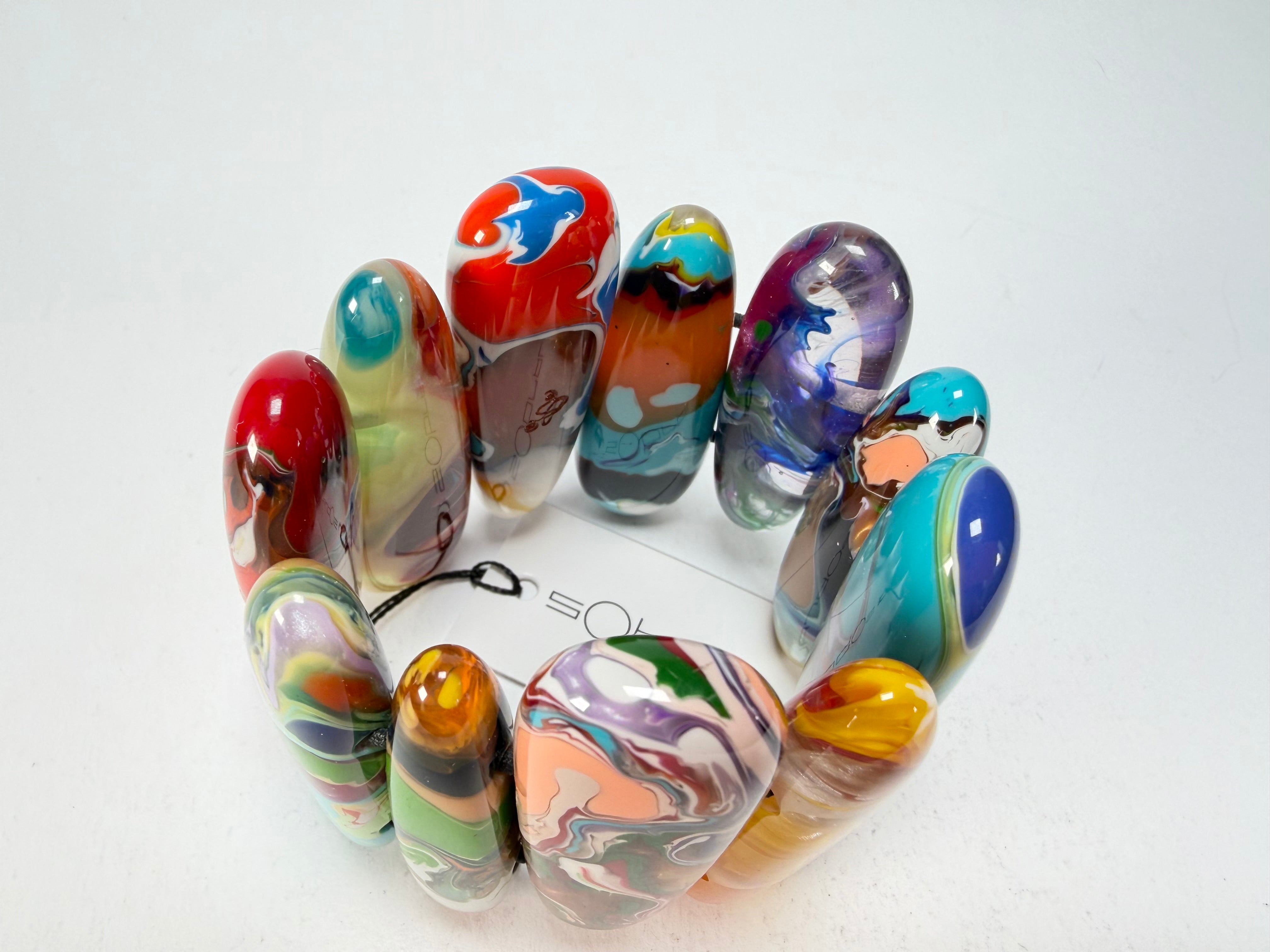 Sobral - Multi-Colour "Leaf" Pollock Elasticated Resin Bracelet ( 005520 )
