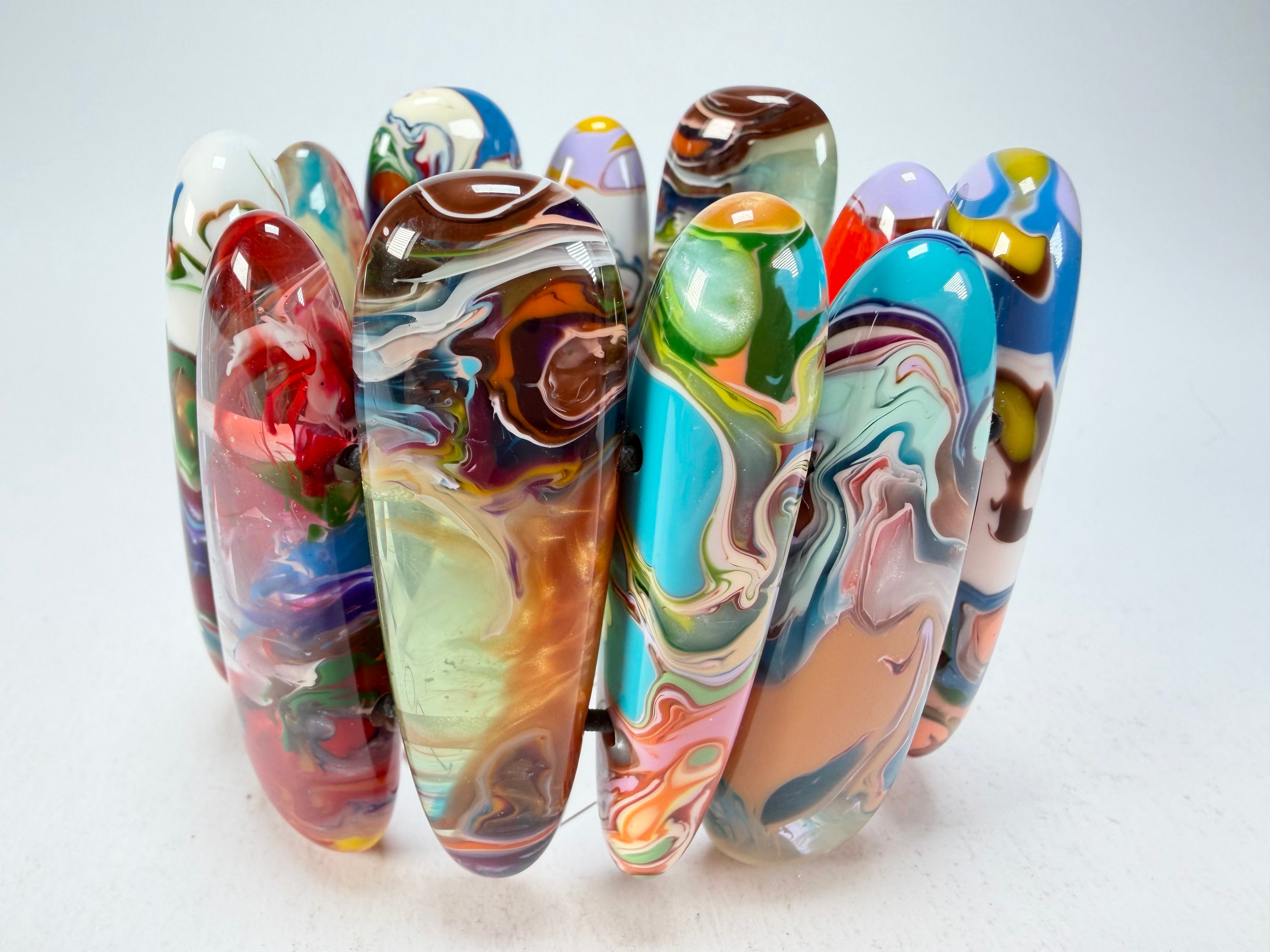 Sobral - Multi-Colour "Leaf" Pollock Elasticated Resin Bracelet ( 005520 )