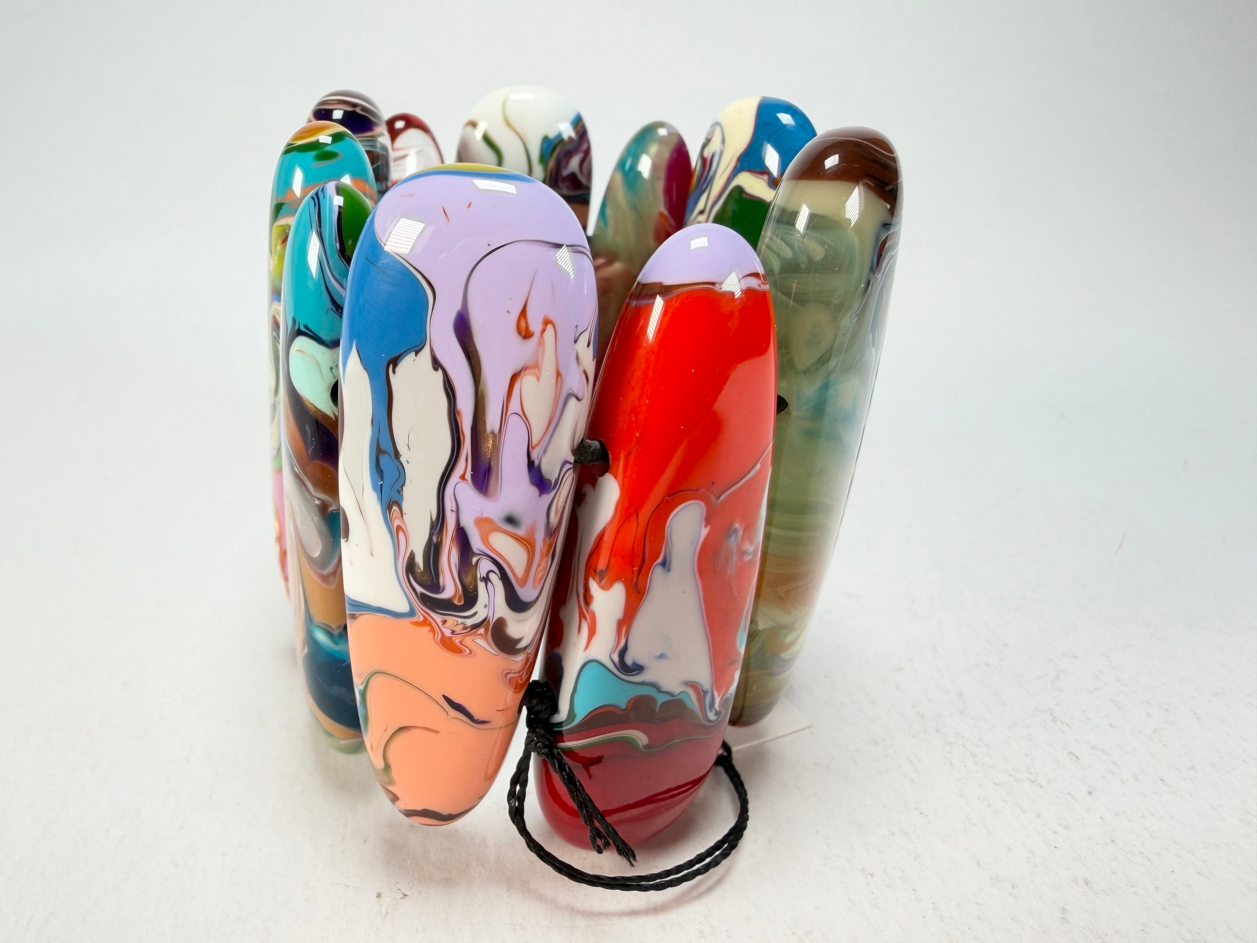 Sobral - Multi-Colour "Leaf" Pollock Elasticated Resin Bracelet ( 005520 )