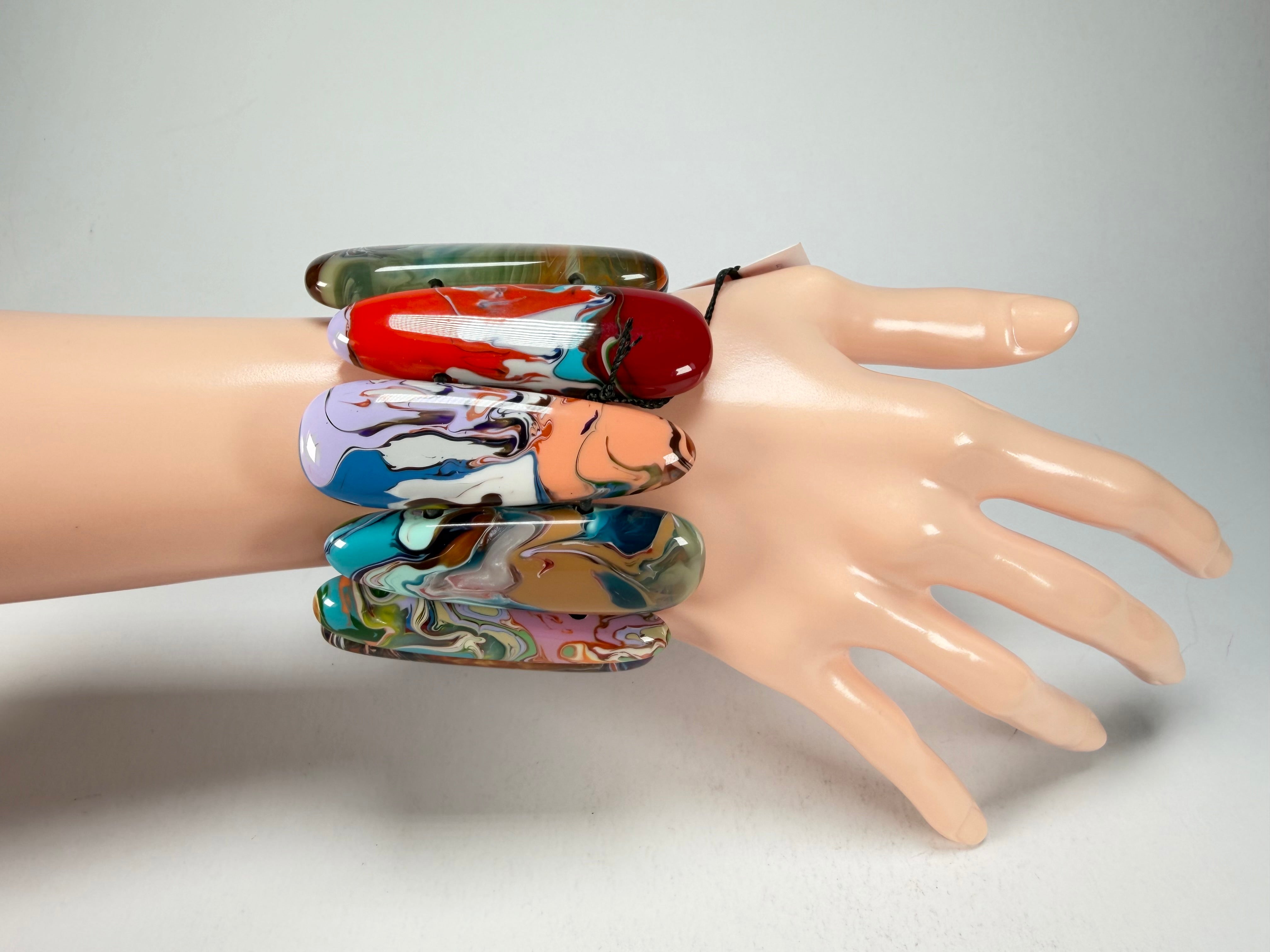 Sobral - Multi-Colour "Leaf" Pollock Elasticated Resin Bracelet ( 005520 )