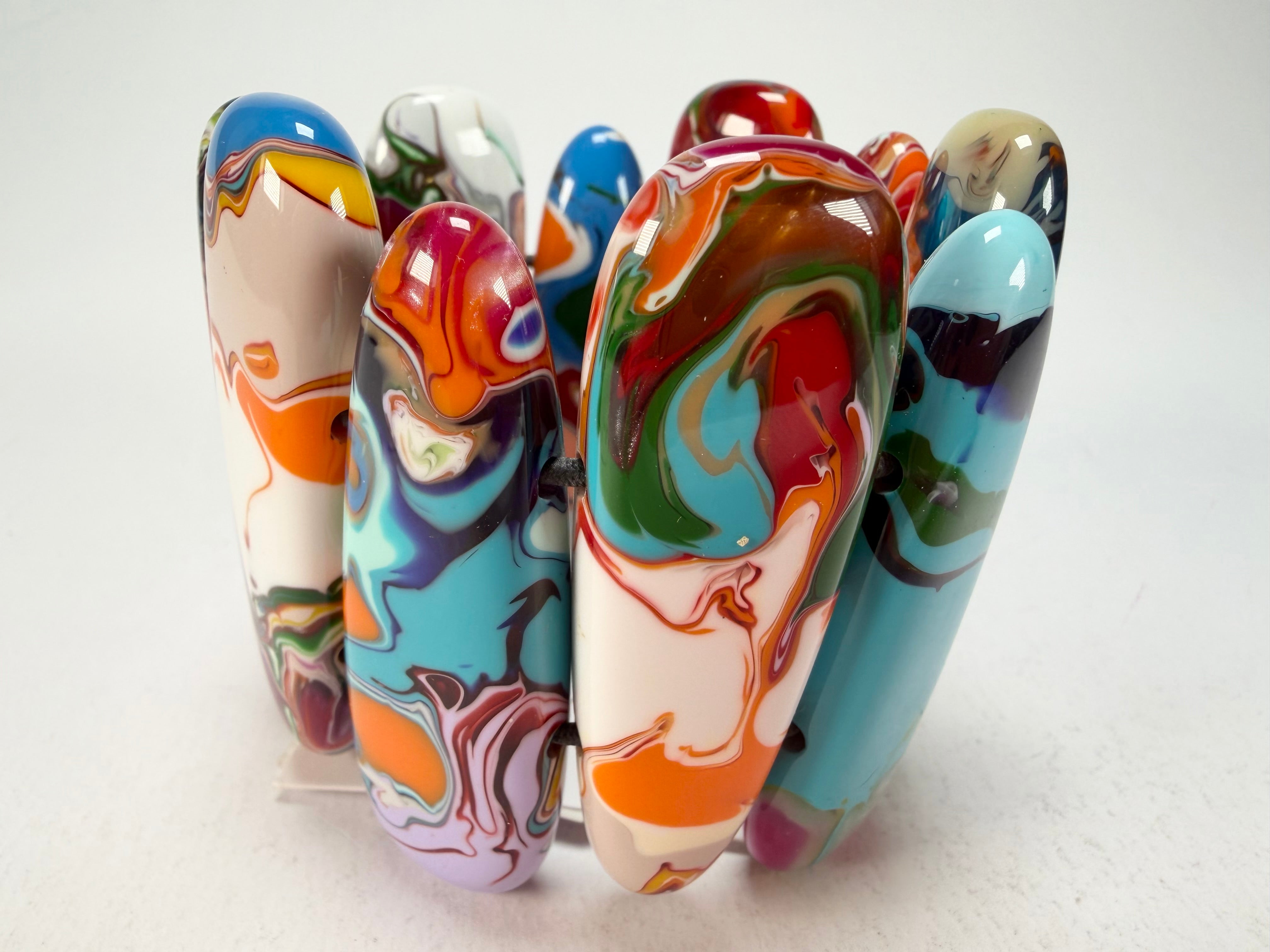 Sobral - Multi-Colour "Leaf" Pollock Elasticated Resin Bracelet ( 005520 )