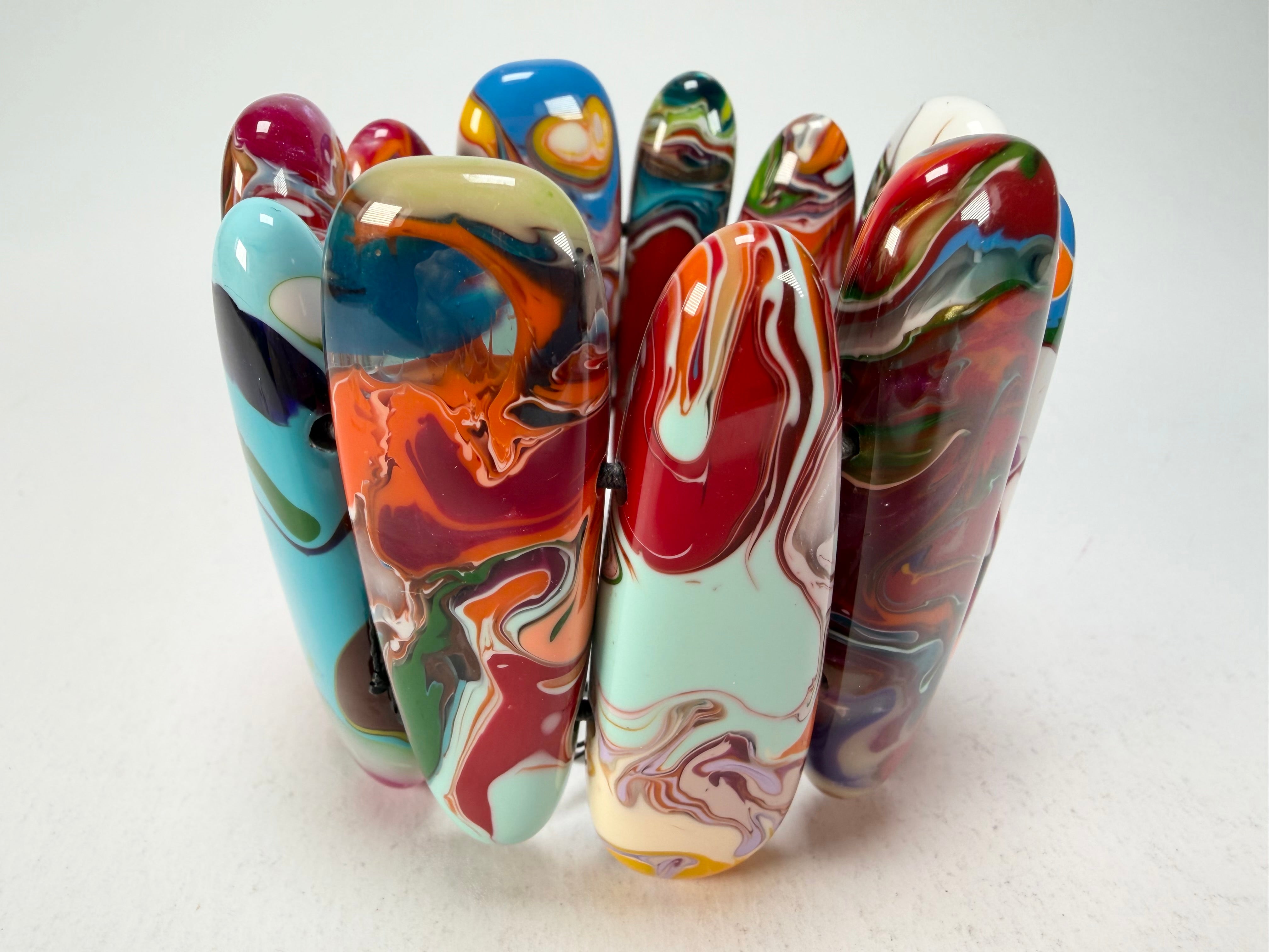 Sobral - Multi-Colour "Leaf" Pollock Elasticated Resin Bracelet ( 005520 )