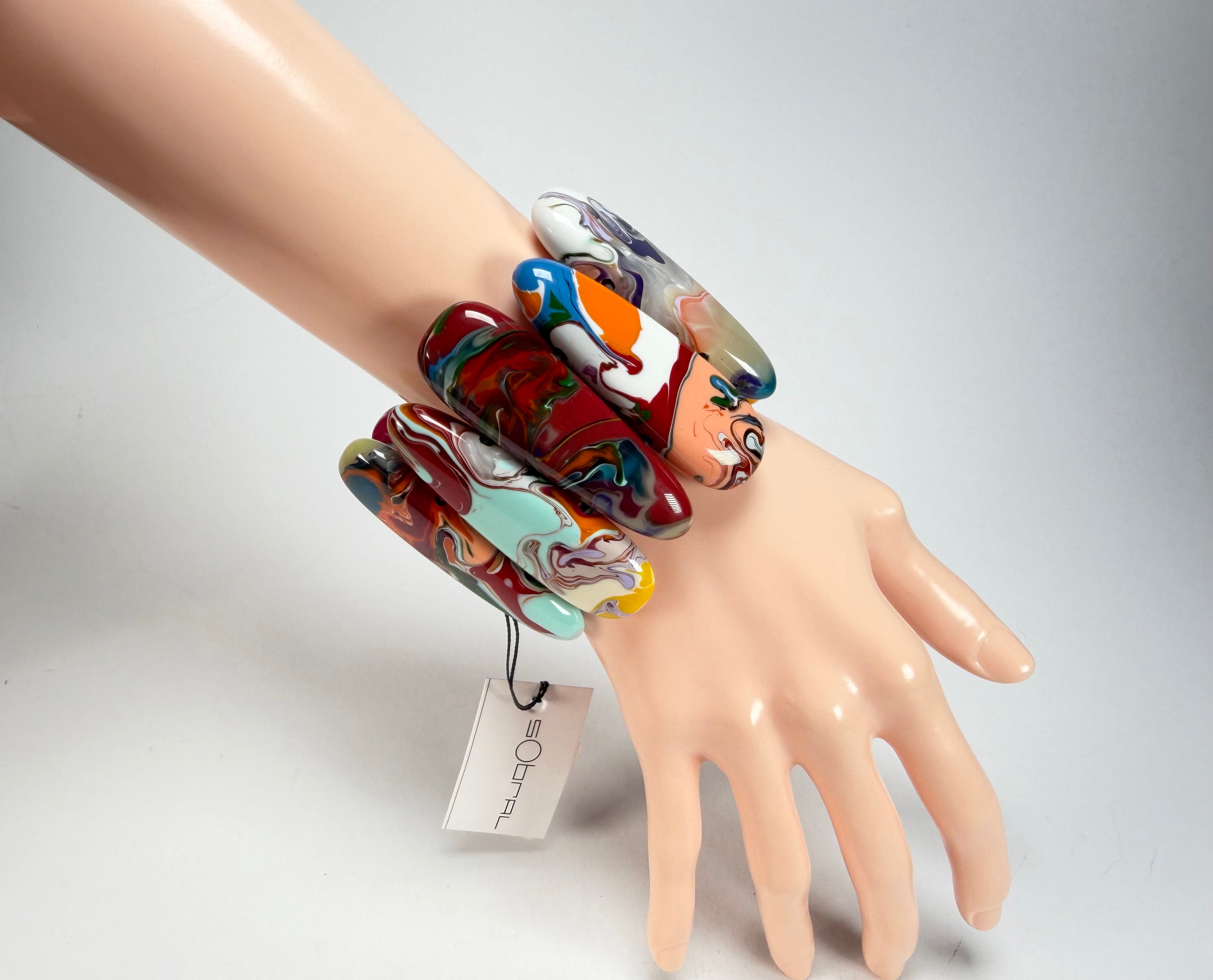 Sobral - Multi-Colour "Leaf" Pollock Elasticated Resin Bracelet ( 005520 )